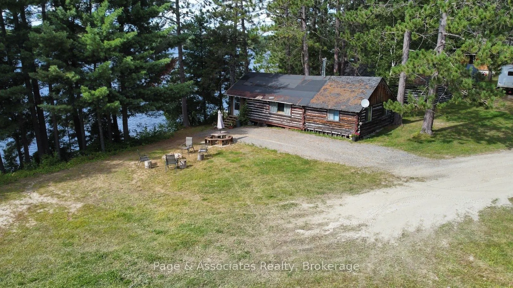 21 Pine Ridge Road W