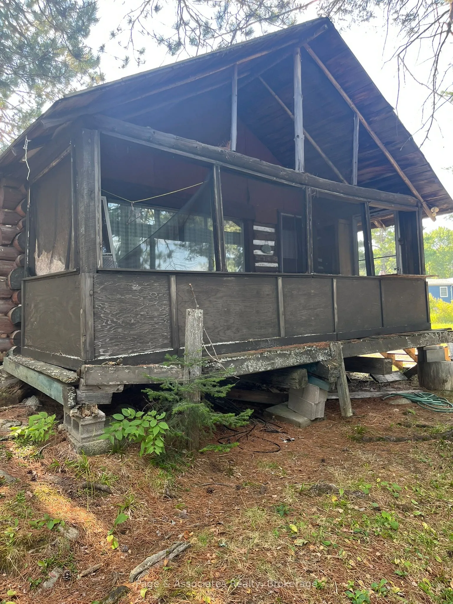 21 Pine Ridge Road W