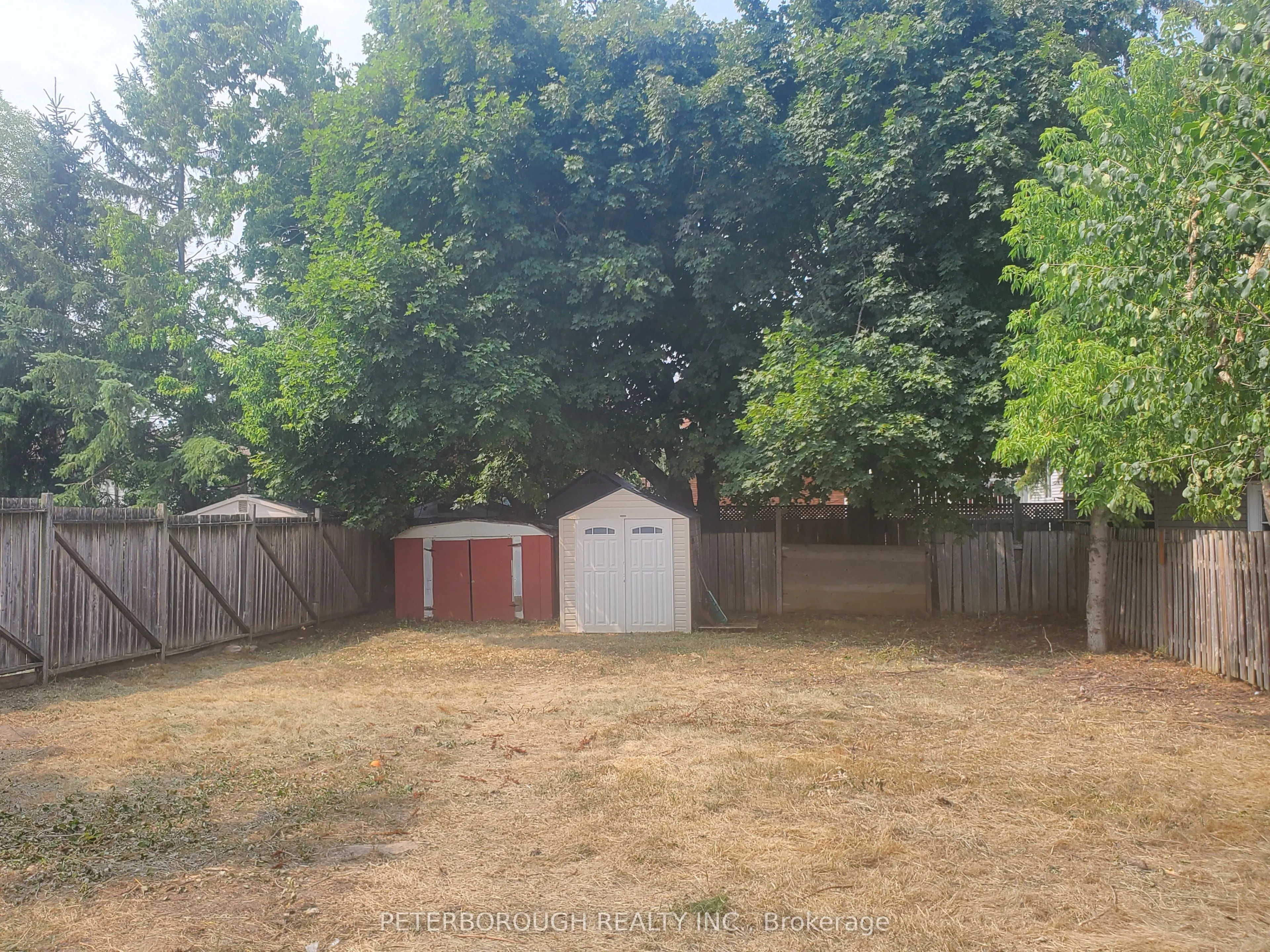 828 Cameron Street W