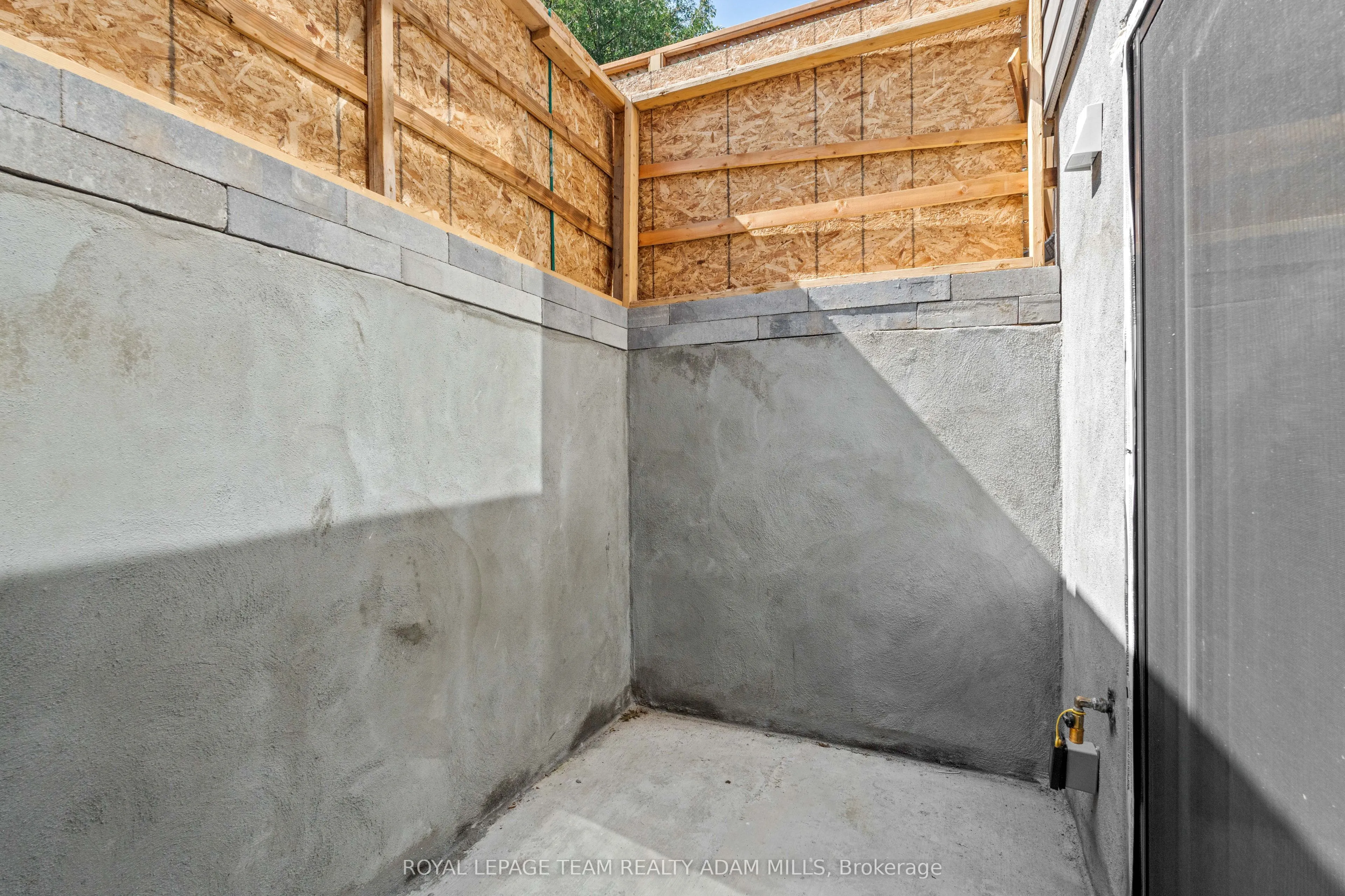 306 Lanark Avenue, #C