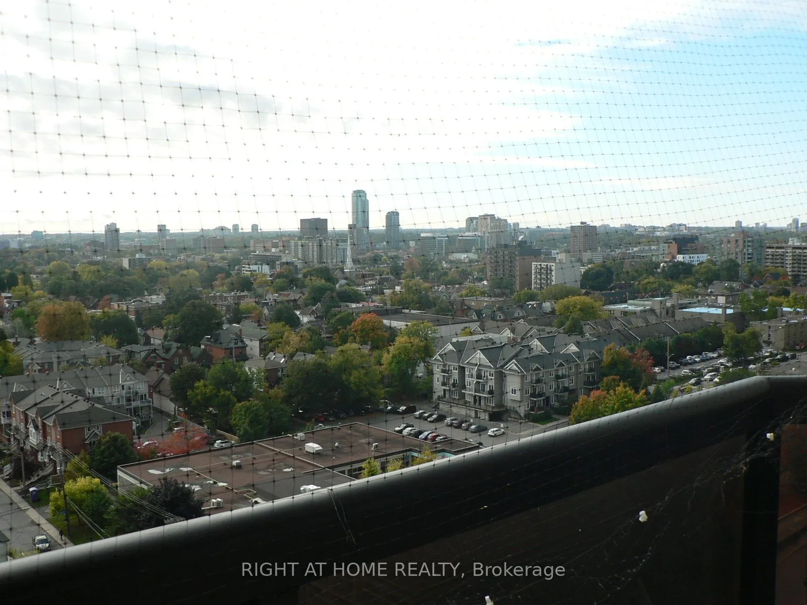 470 Laurier Avenue W, #2006