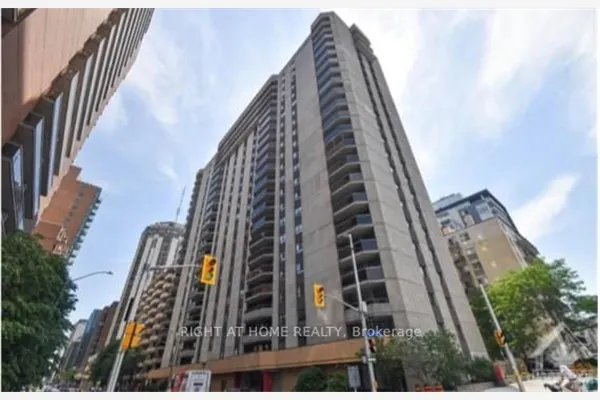 470 Laurier Avenue W