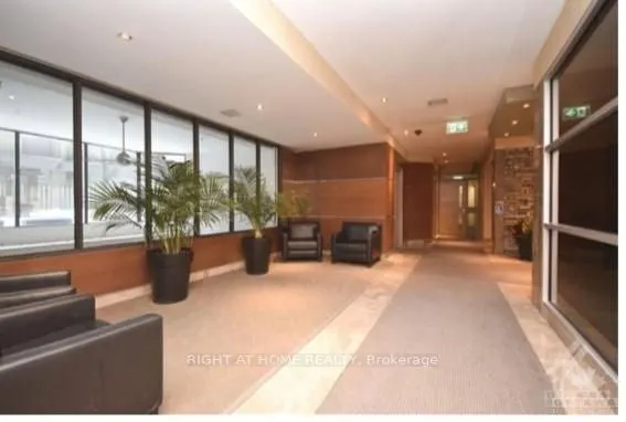470 Laurier Avenue W, #2006