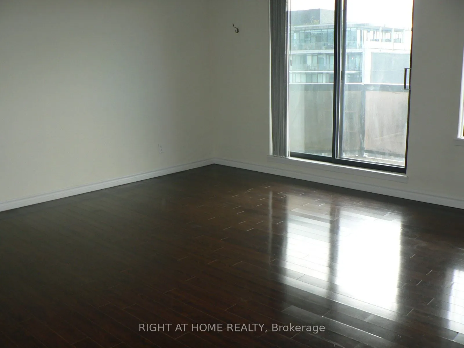 470 Laurier Avenue W, #2006
