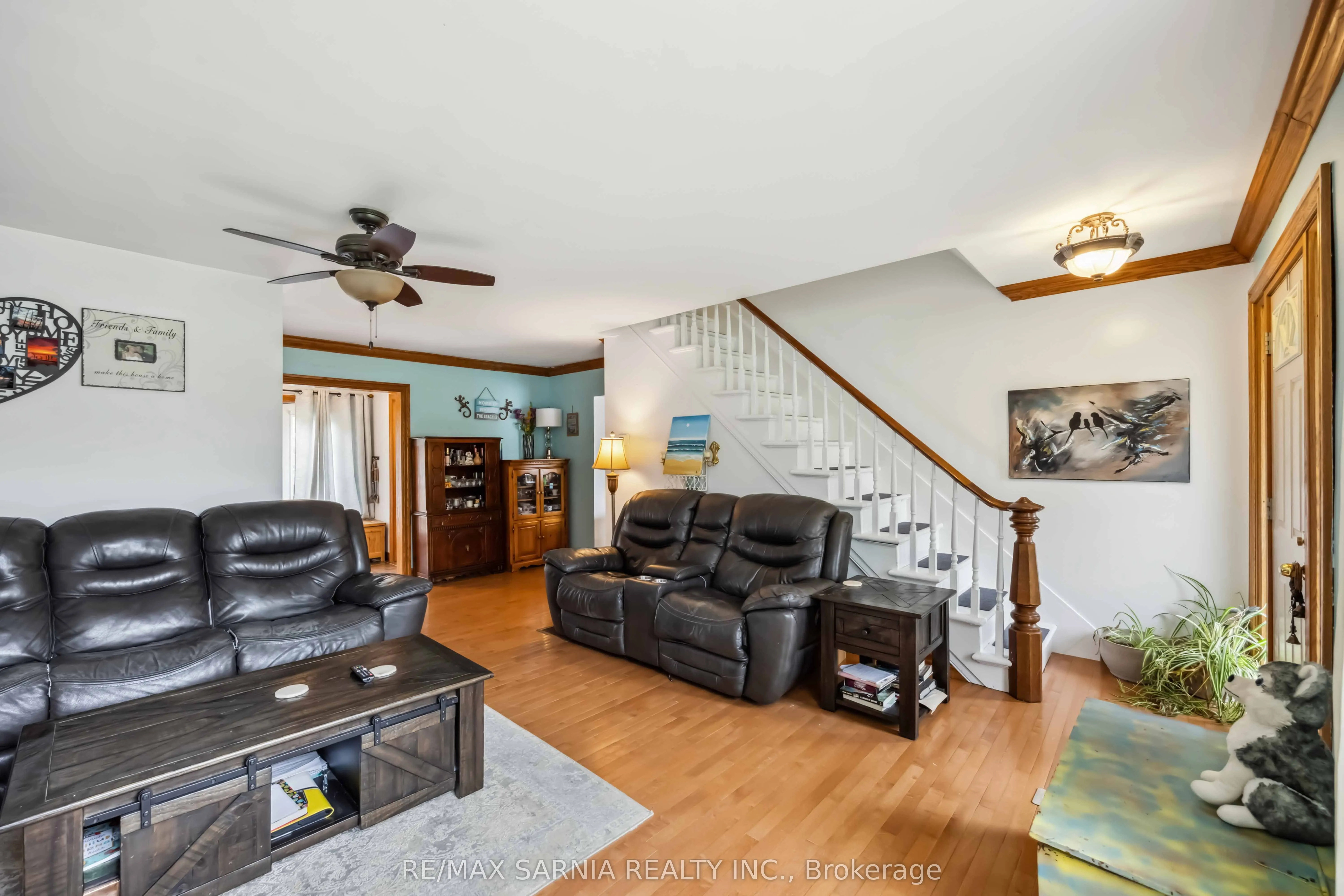590 SIMCOE Street