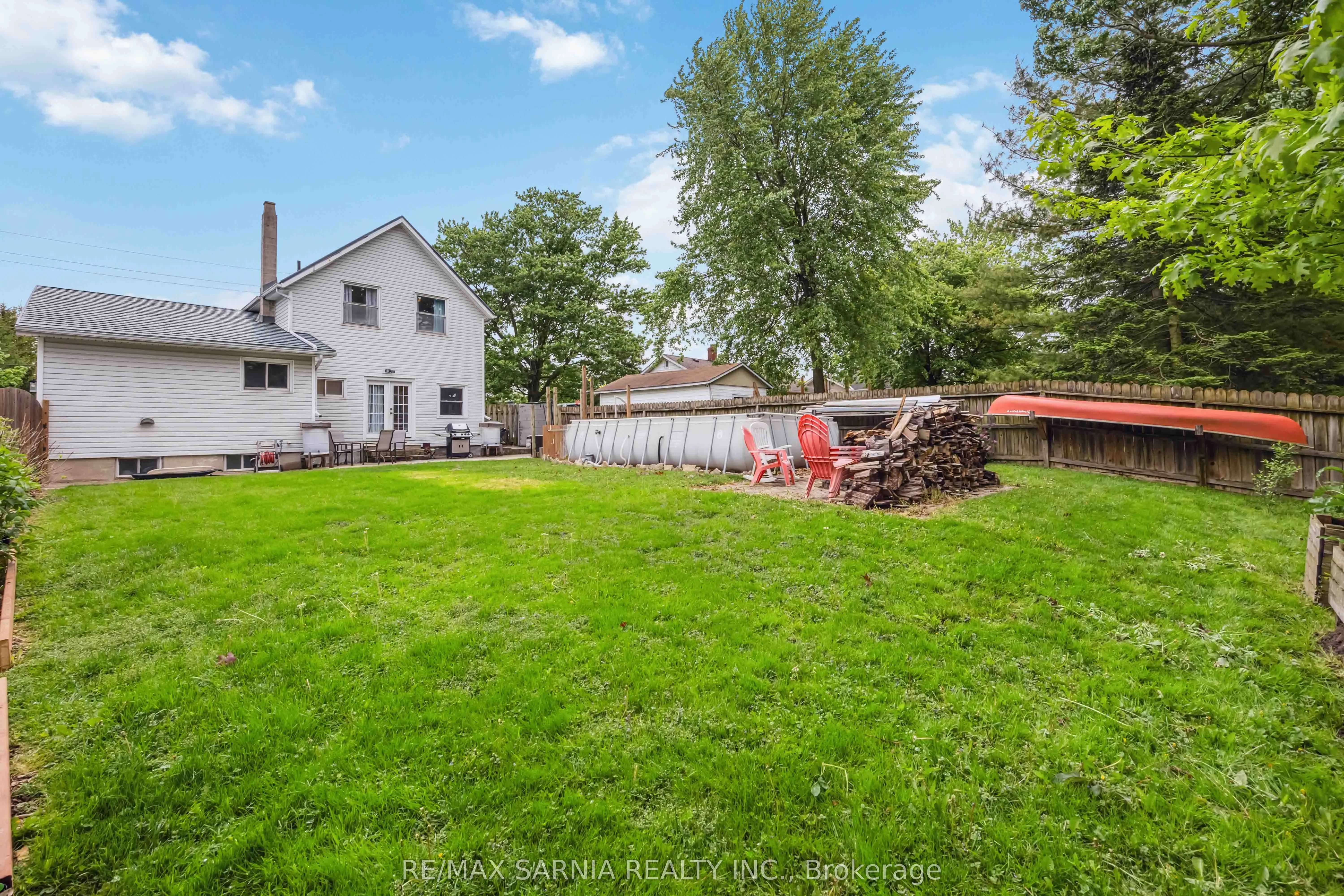590 SIMCOE Street