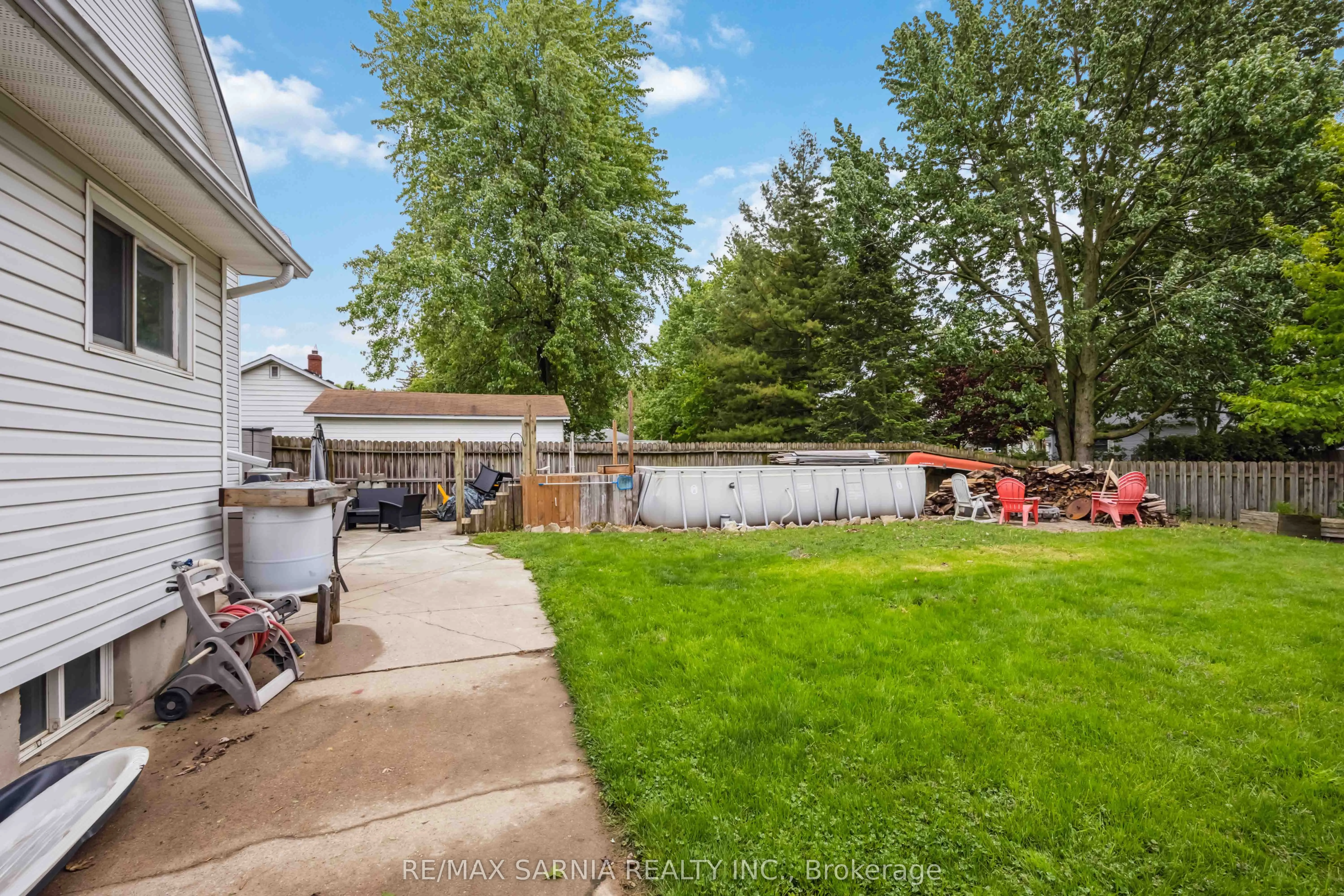 590 SIMCOE Street