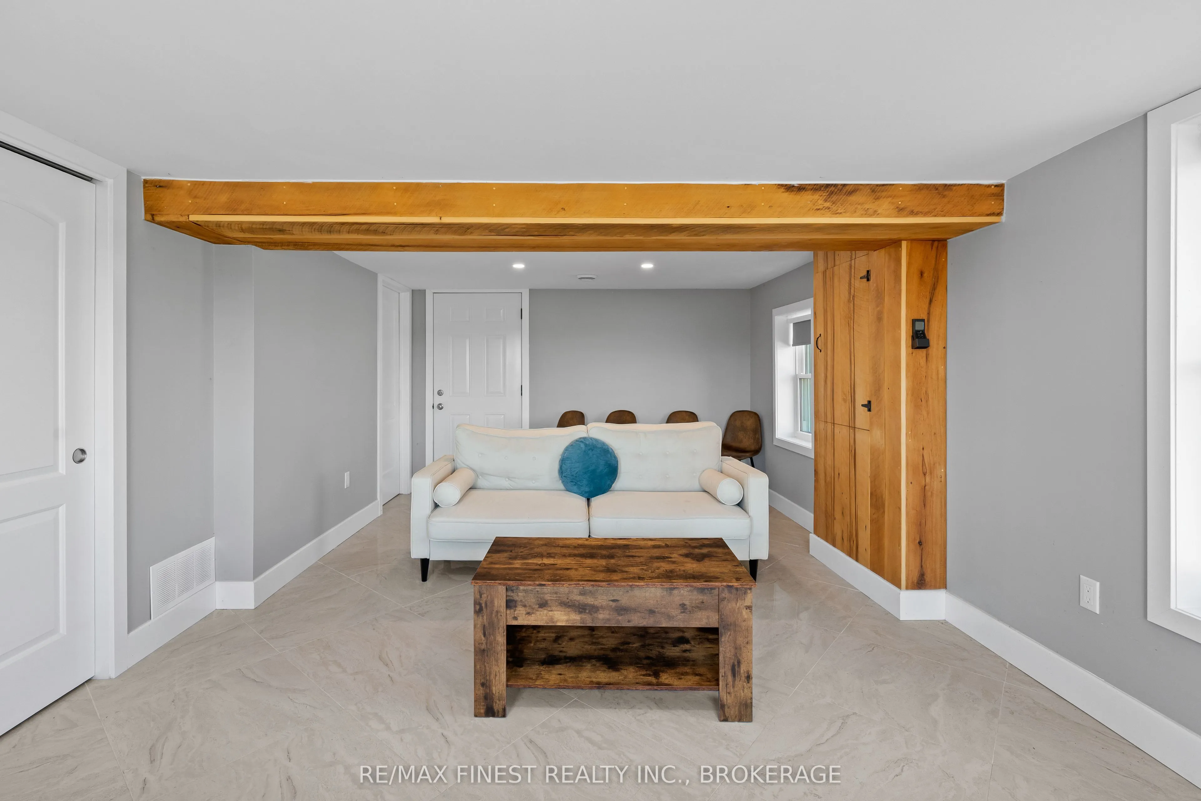 2405 Mcintyre Road