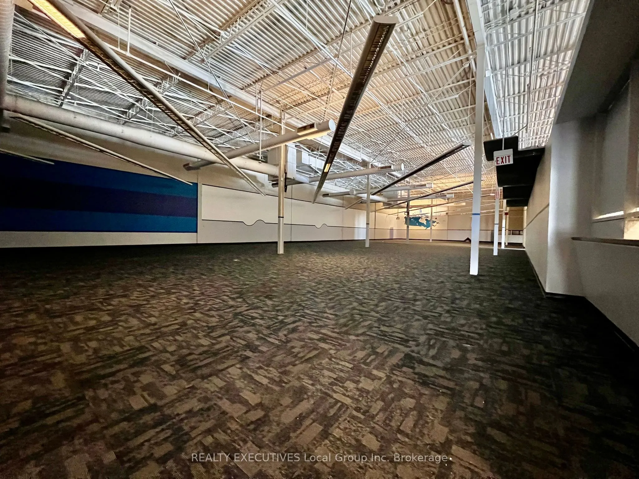 390 Lakeshore Drive