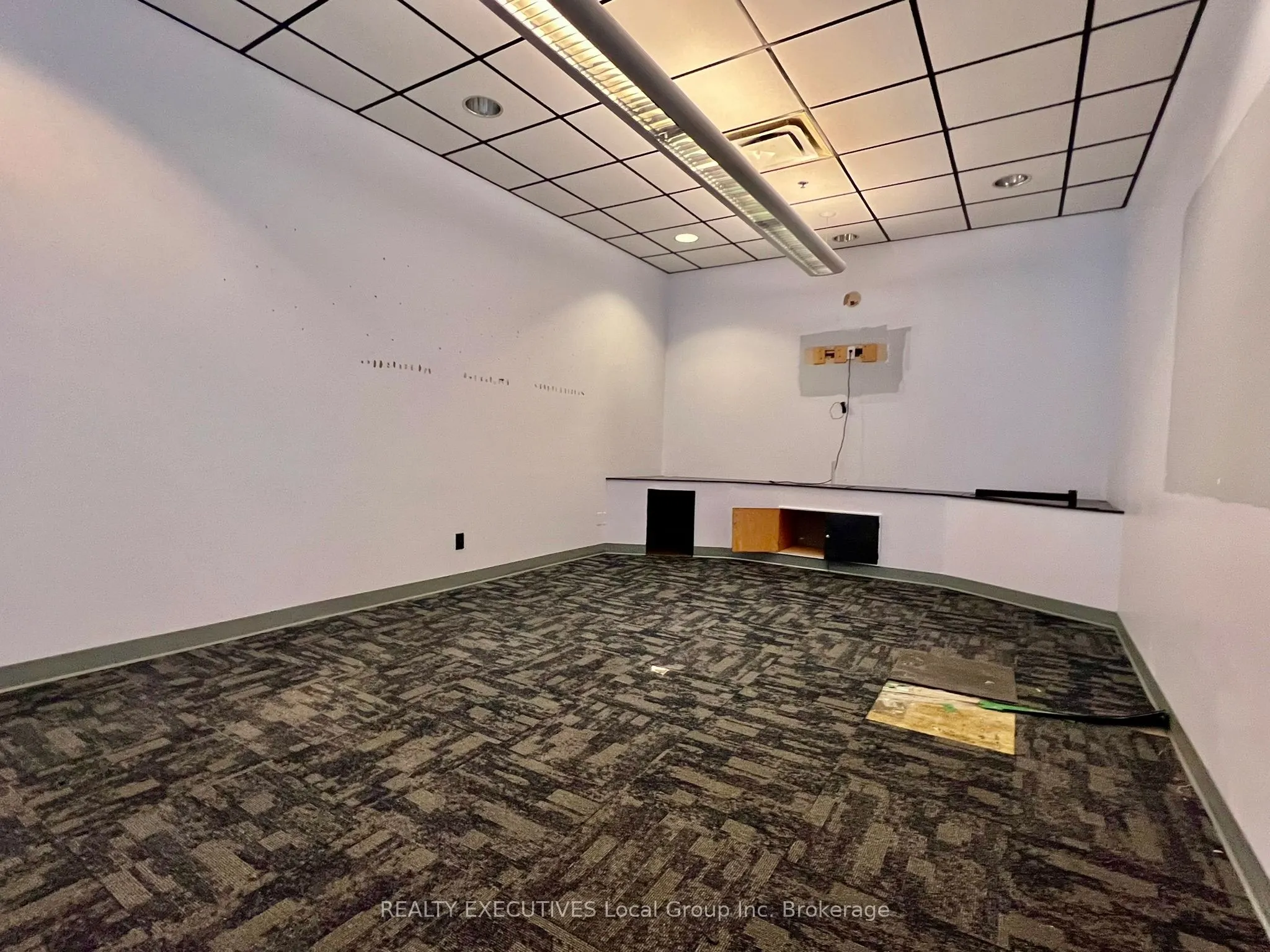 390 Lakeshore Drive