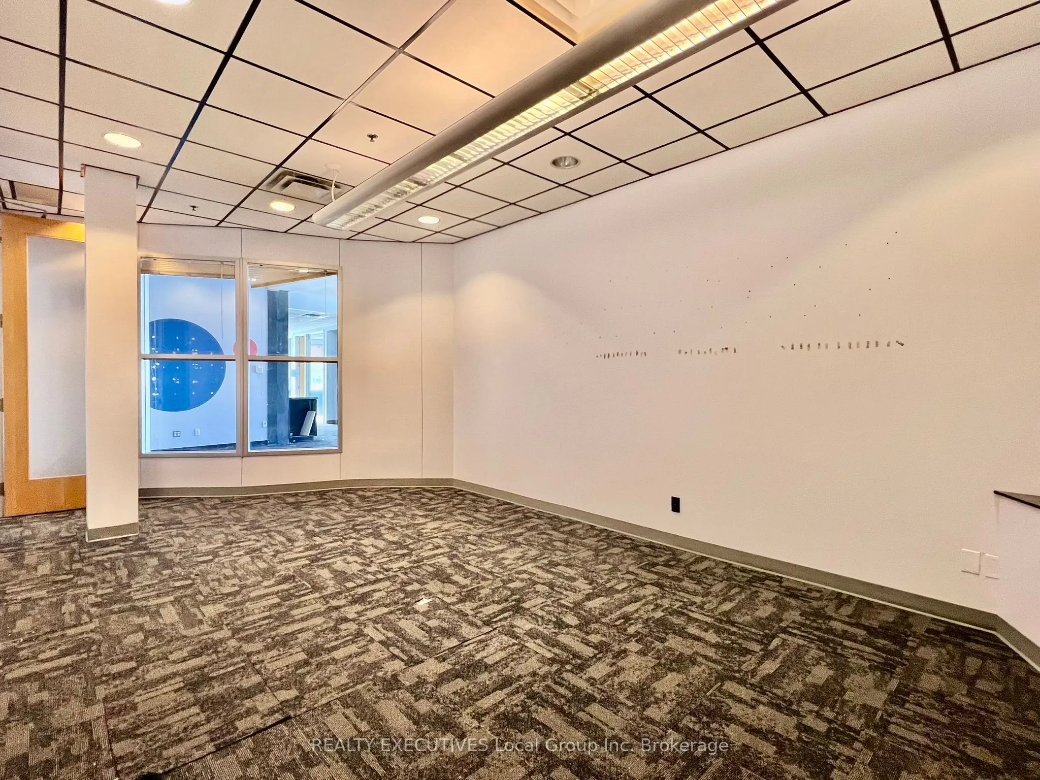 390 Lakeshore Drive