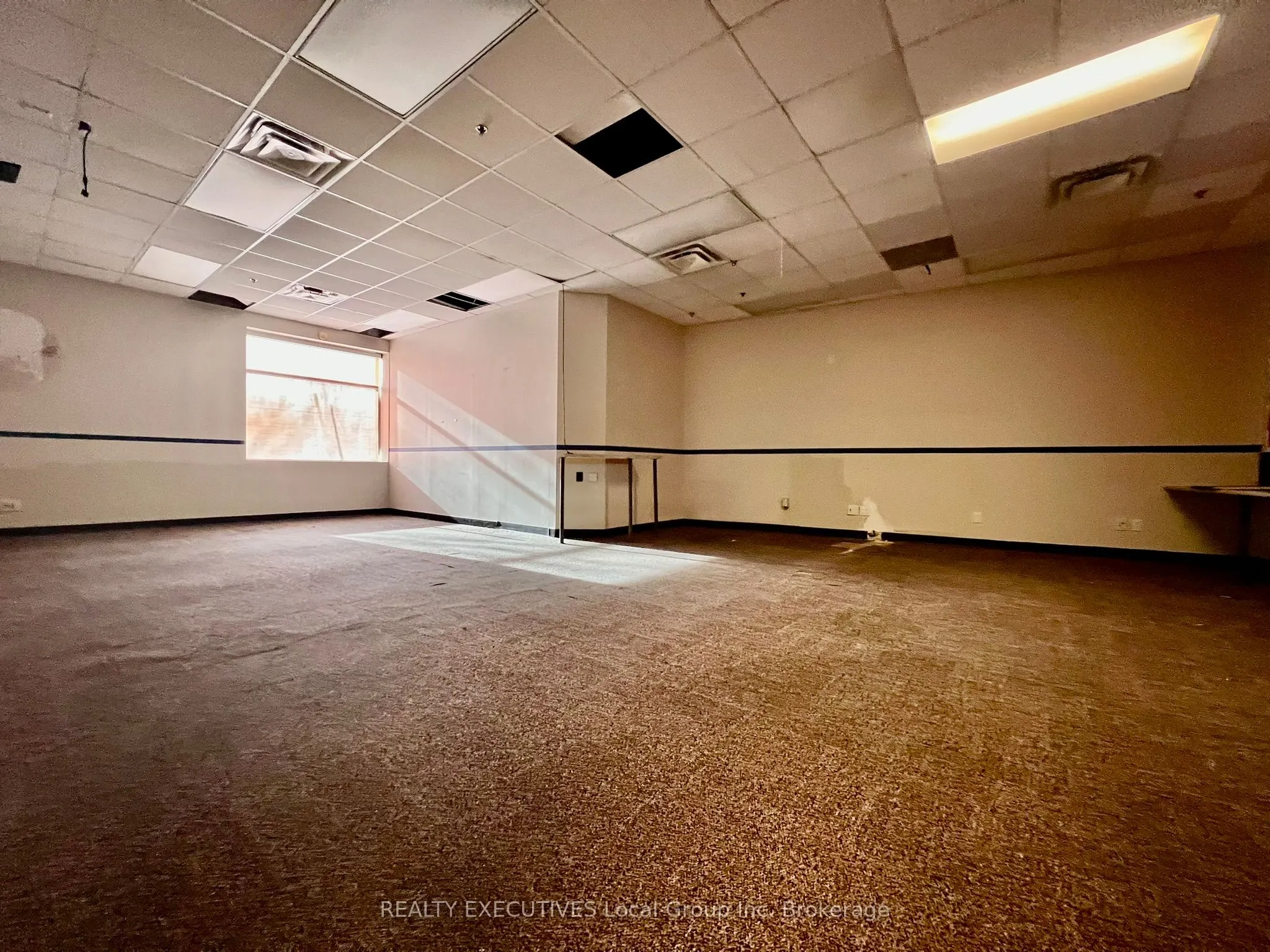 390 Lakeshore Drive