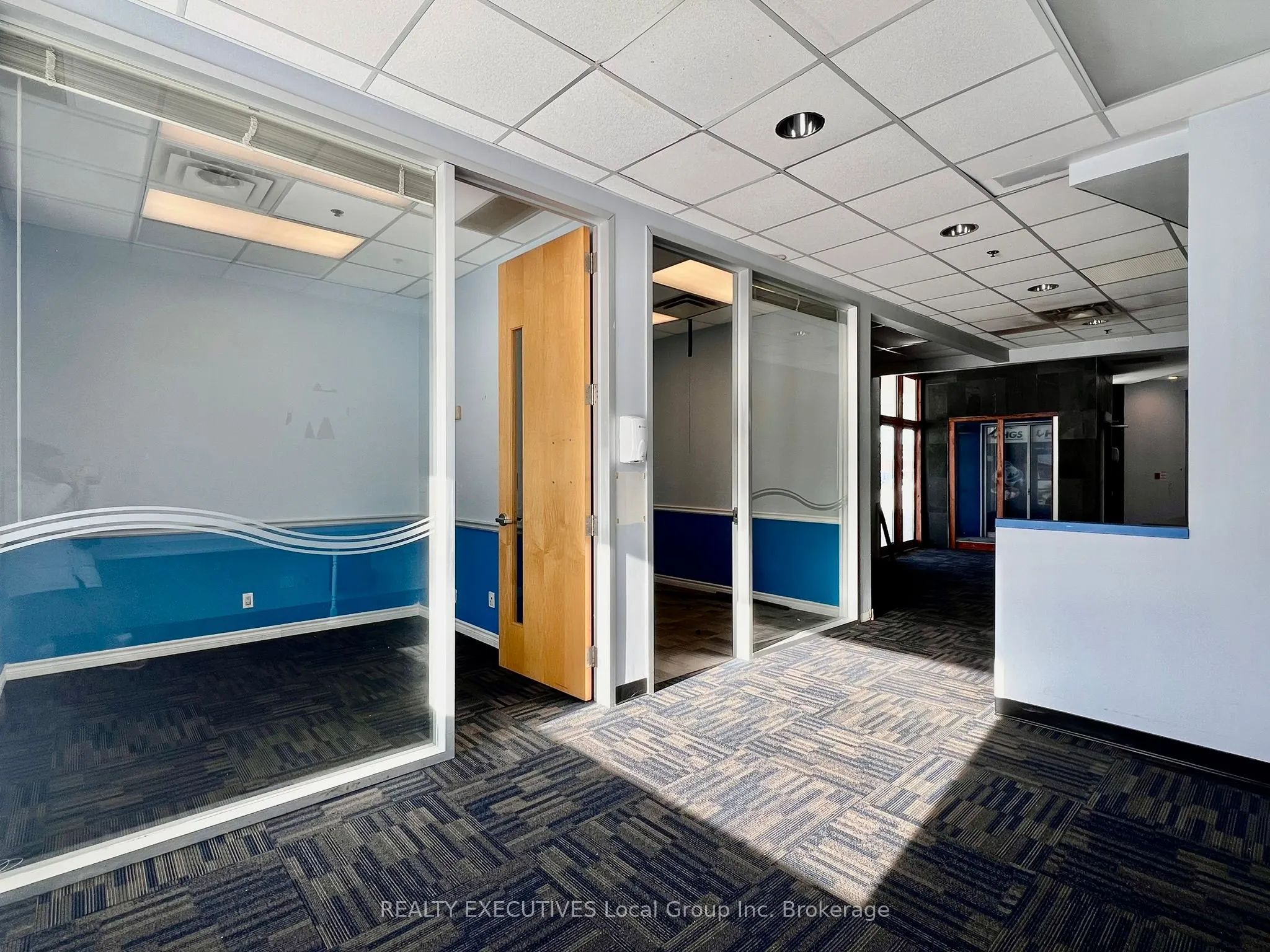 390 Lakeshore Drive