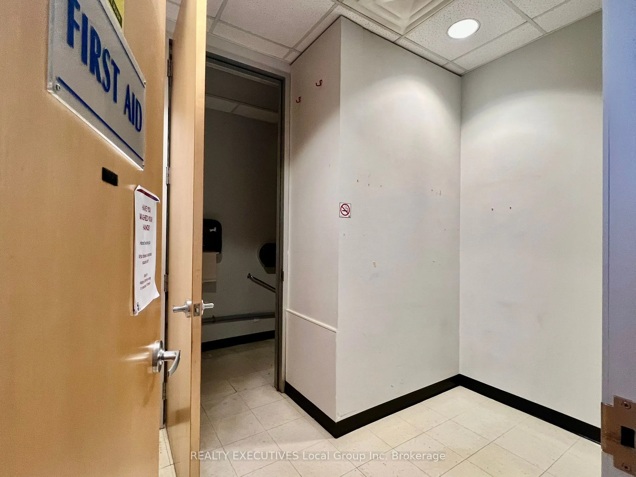 390 Lakeshore Drive
