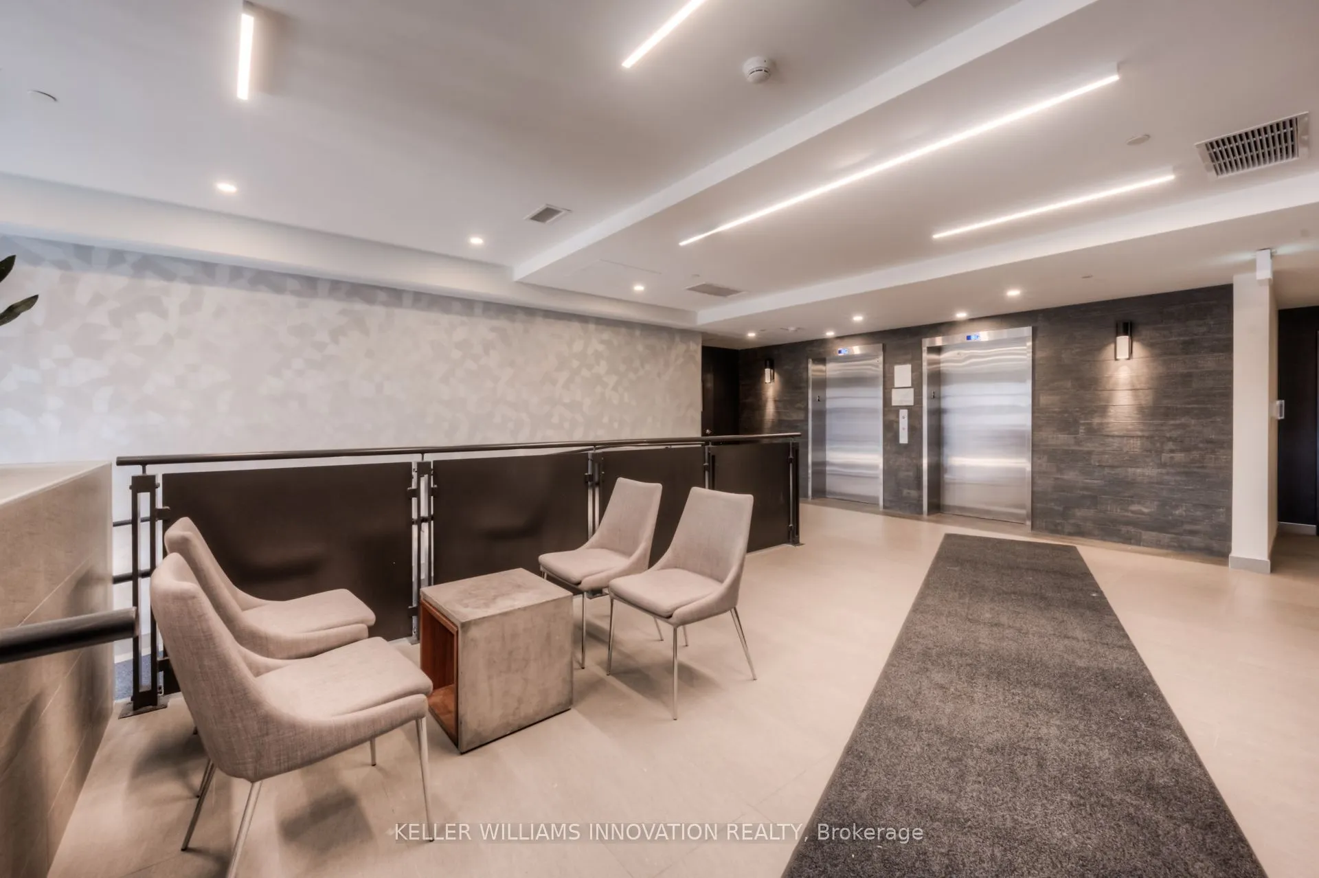 690 King Street W, #622
