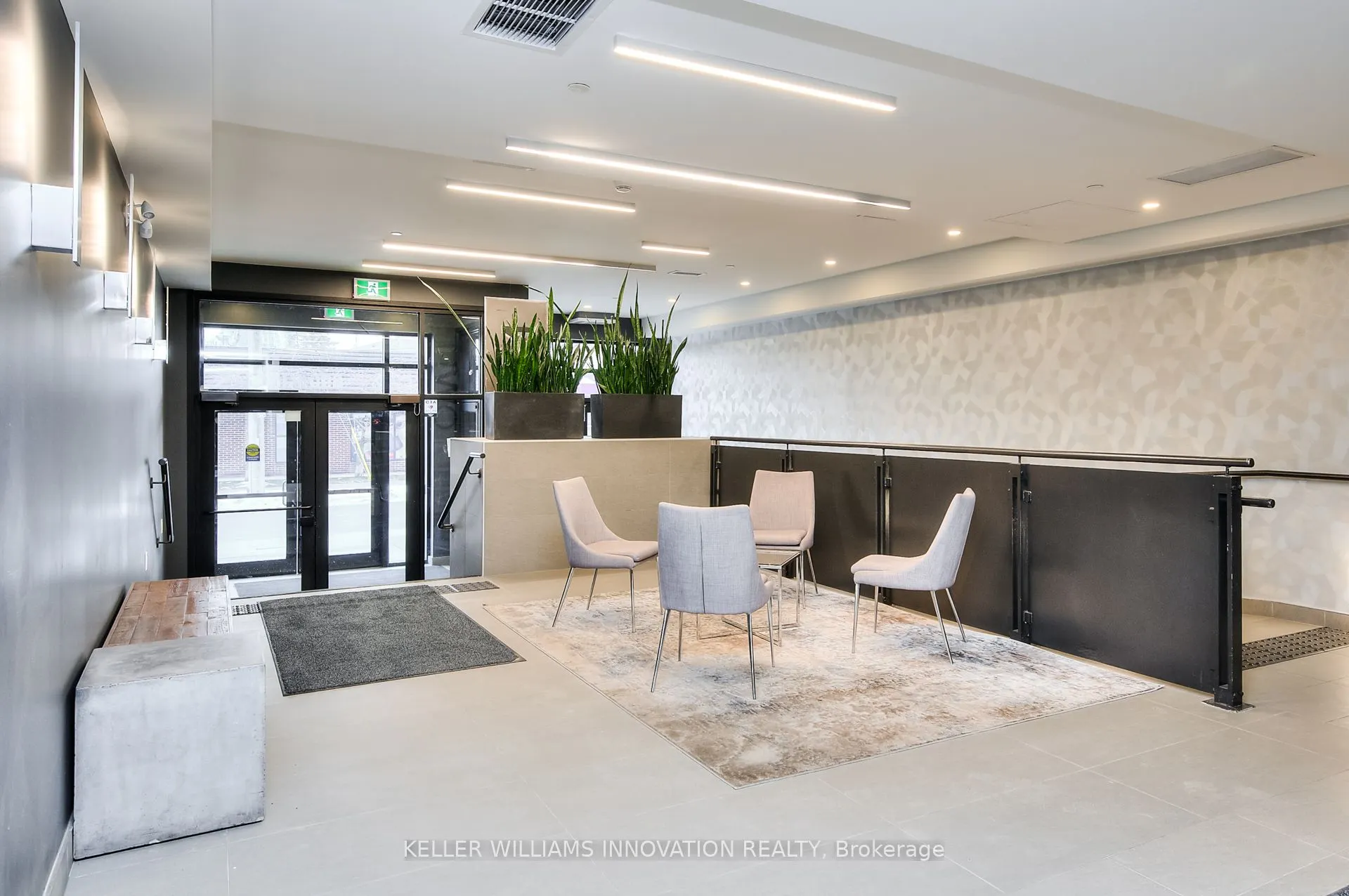 690 King Street W, #622