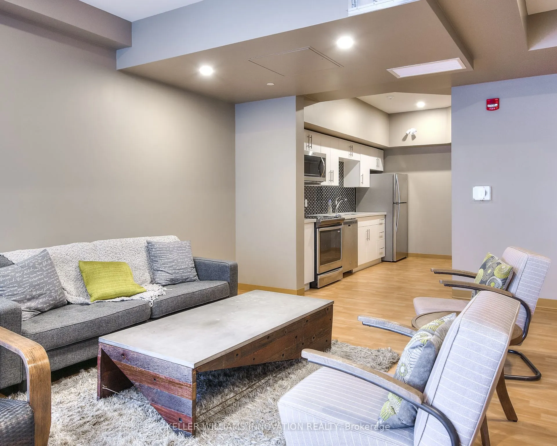 690 King Street W, #622