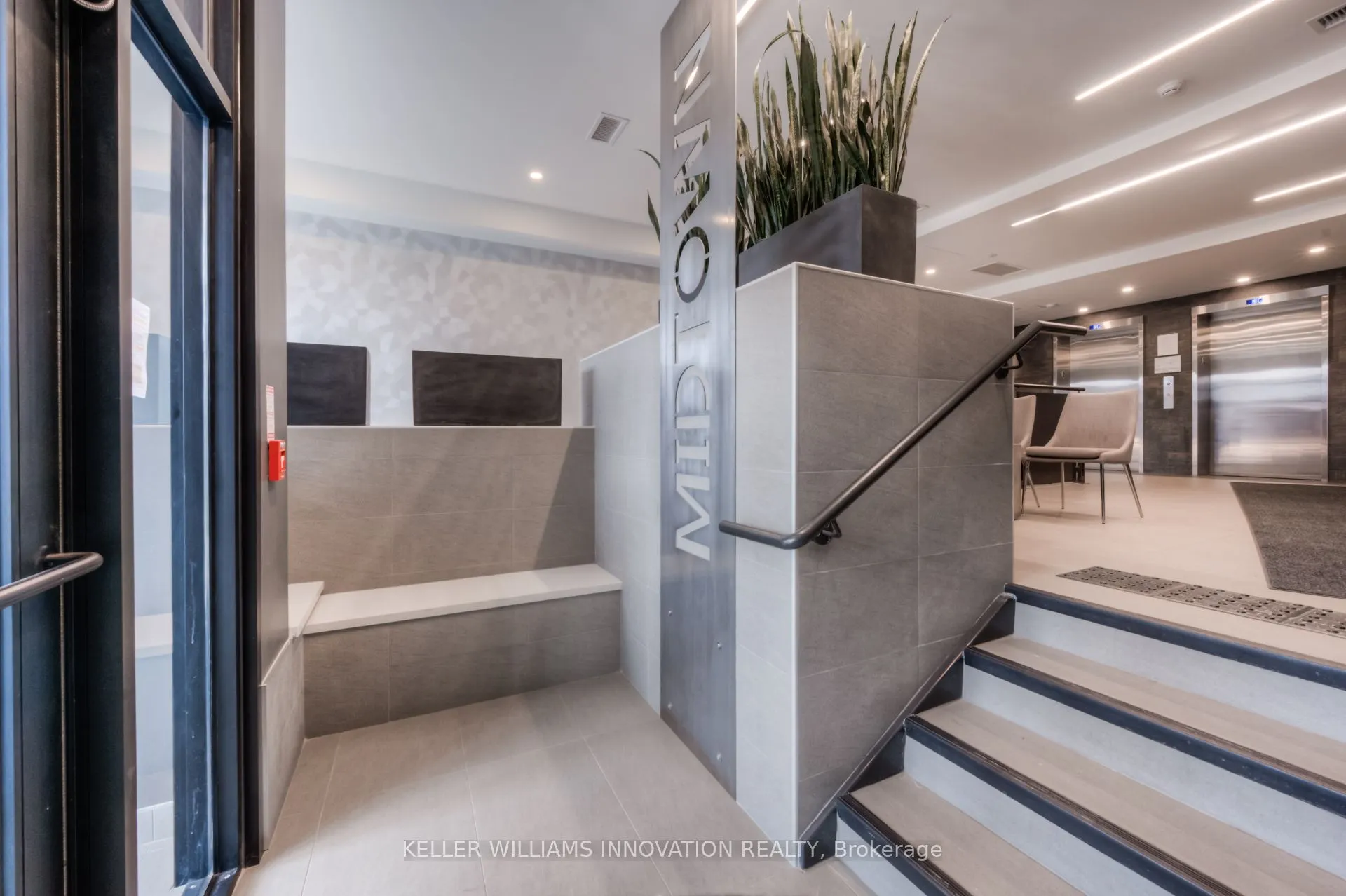 690 King Street W, #622