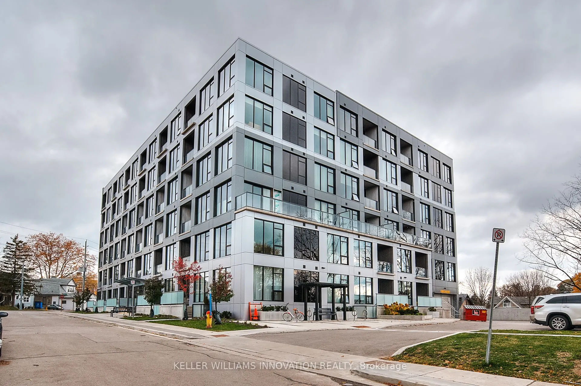 690 King Street W, #622