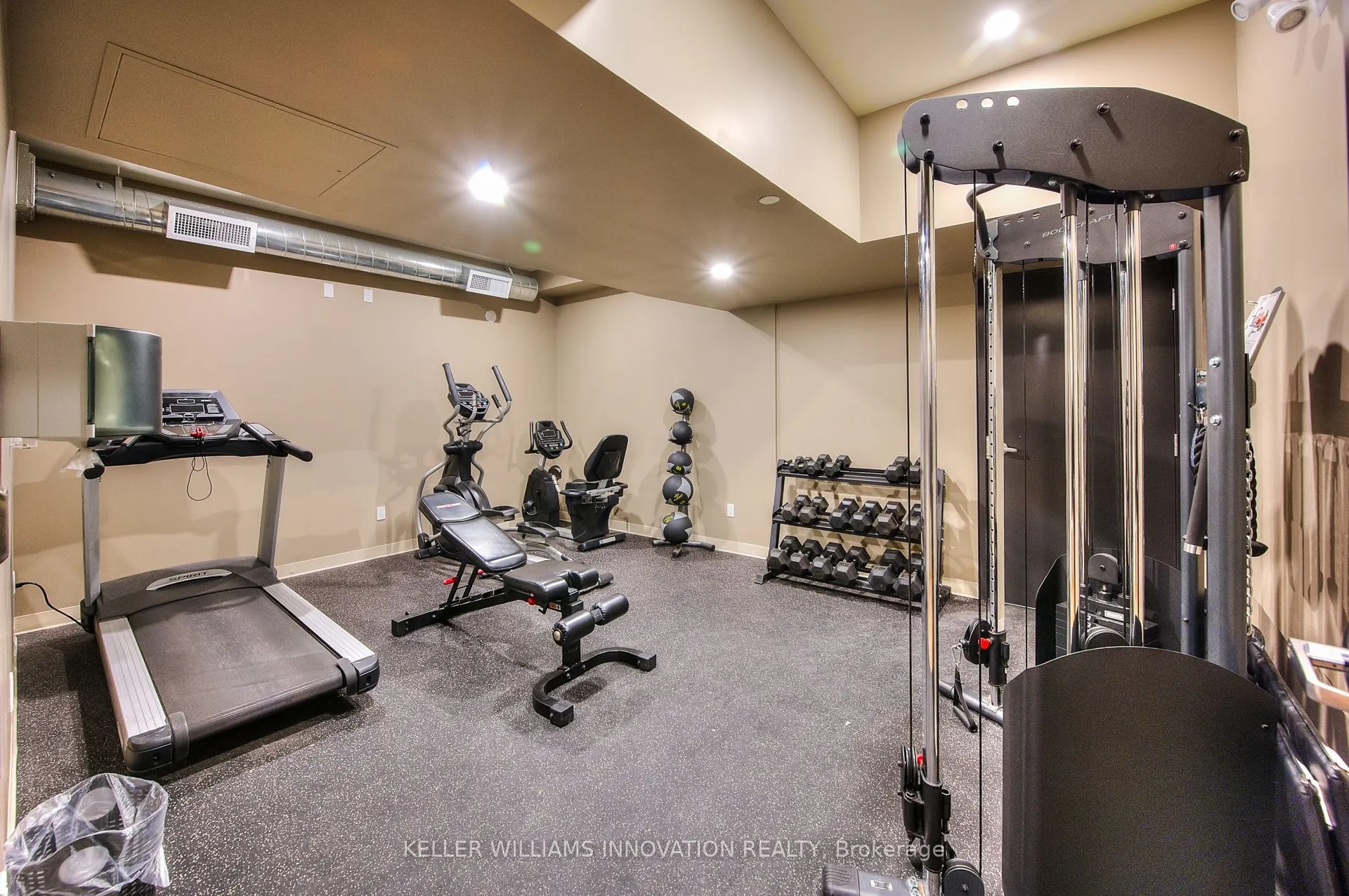 690 King Street W, #622