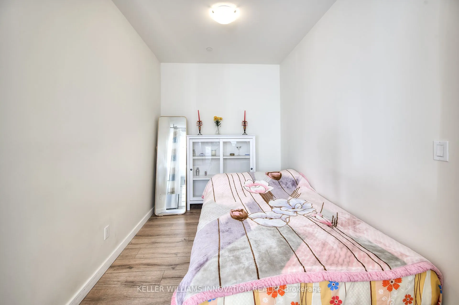 690 King Street W, #622