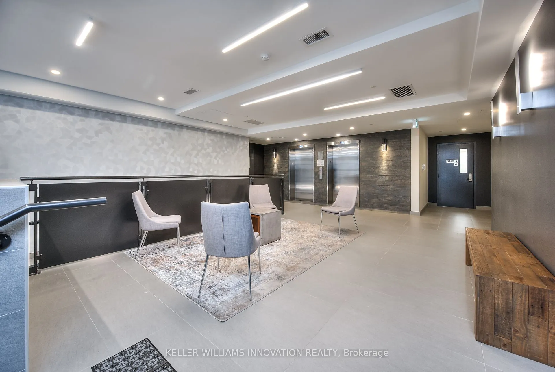 690 King Street W, #622