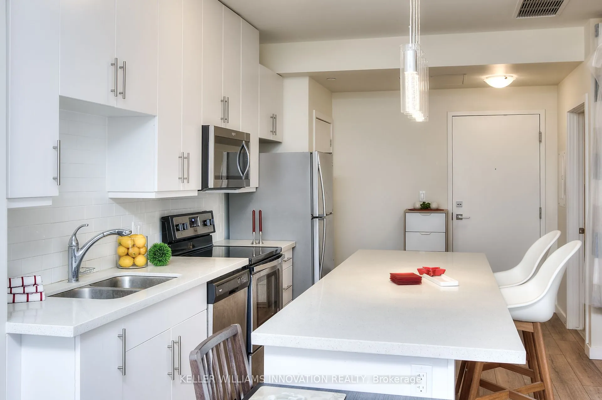 690 King Street W, #622