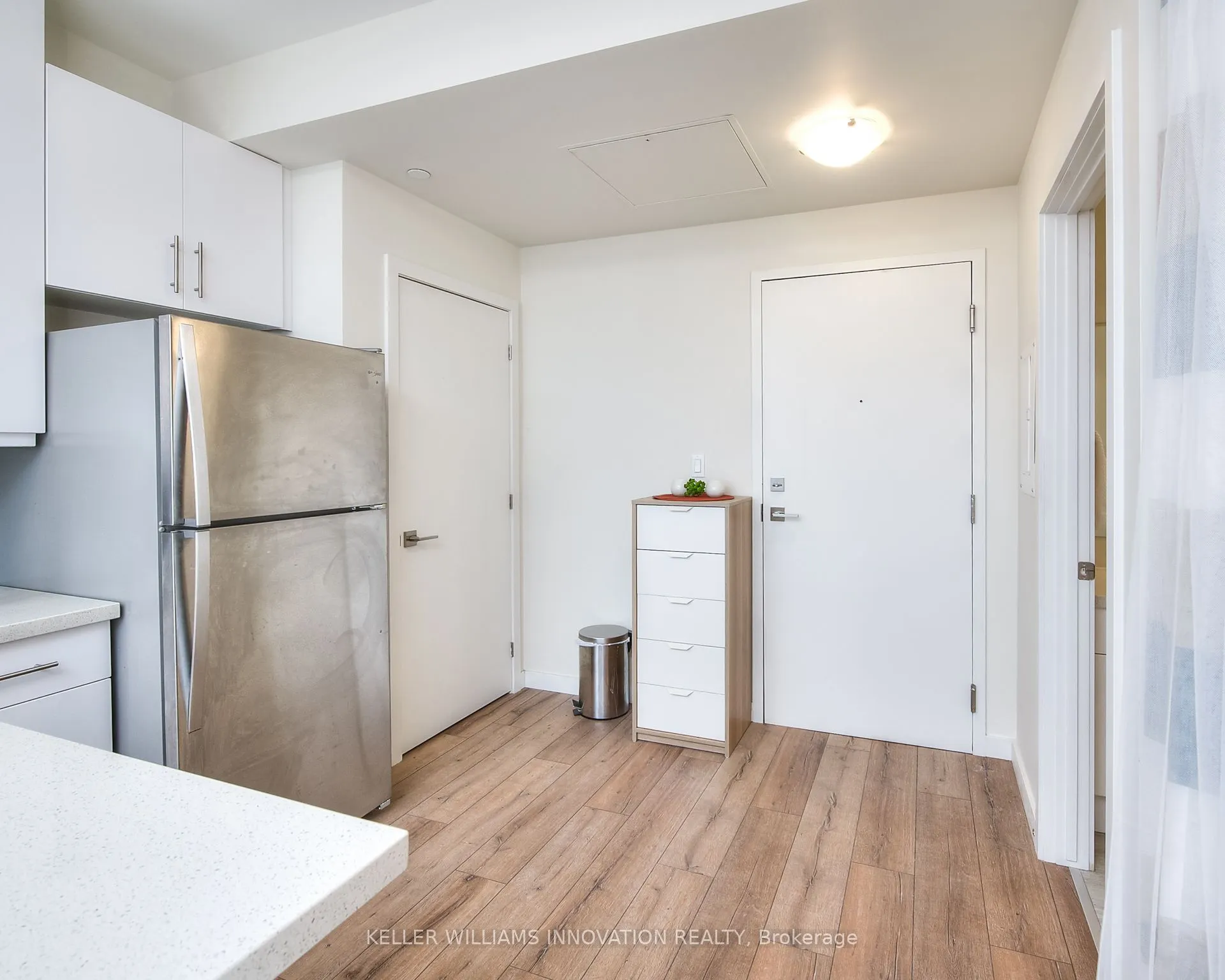 690 King Street W, #622