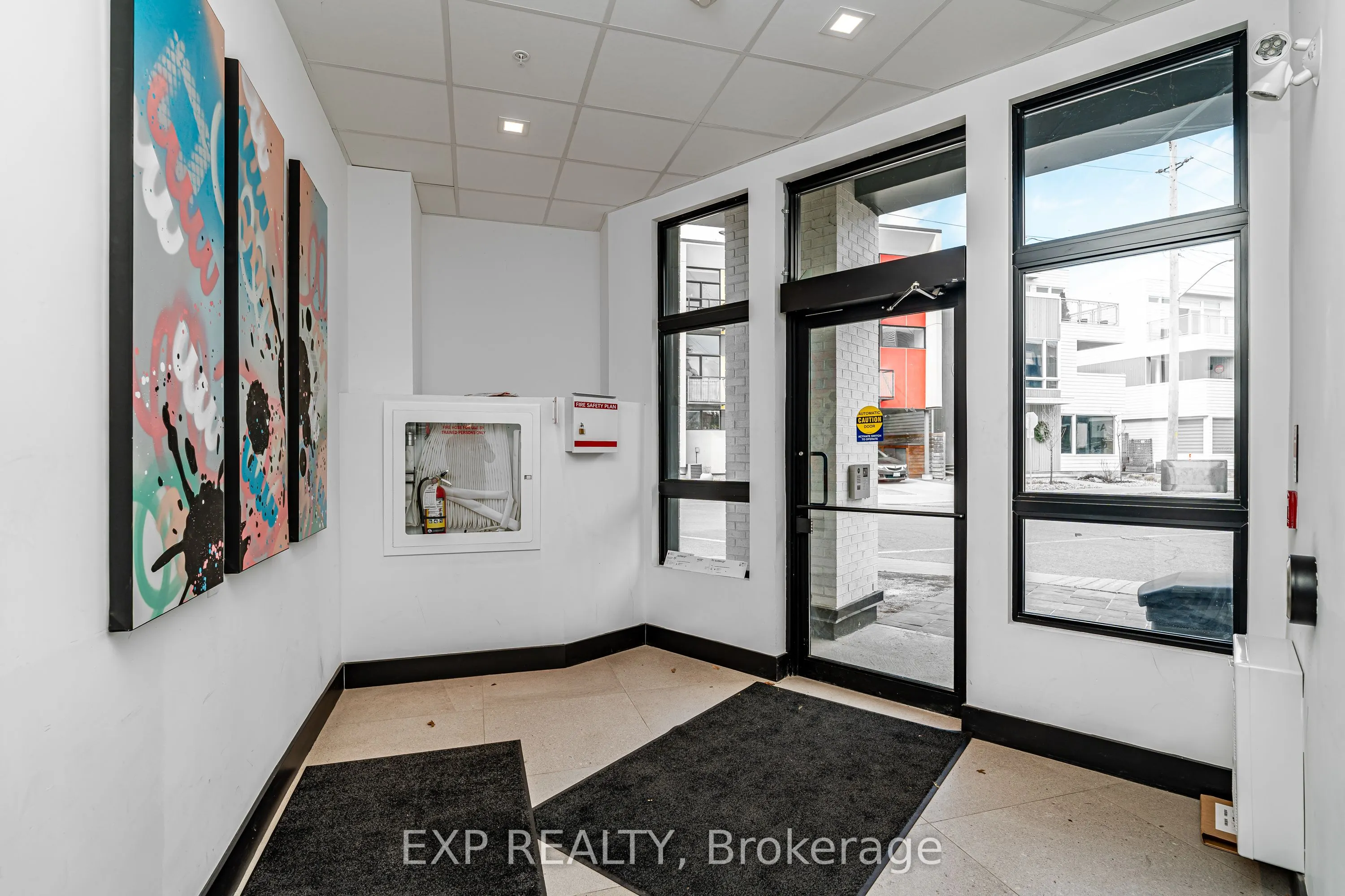 101 Pinhey Street, #305