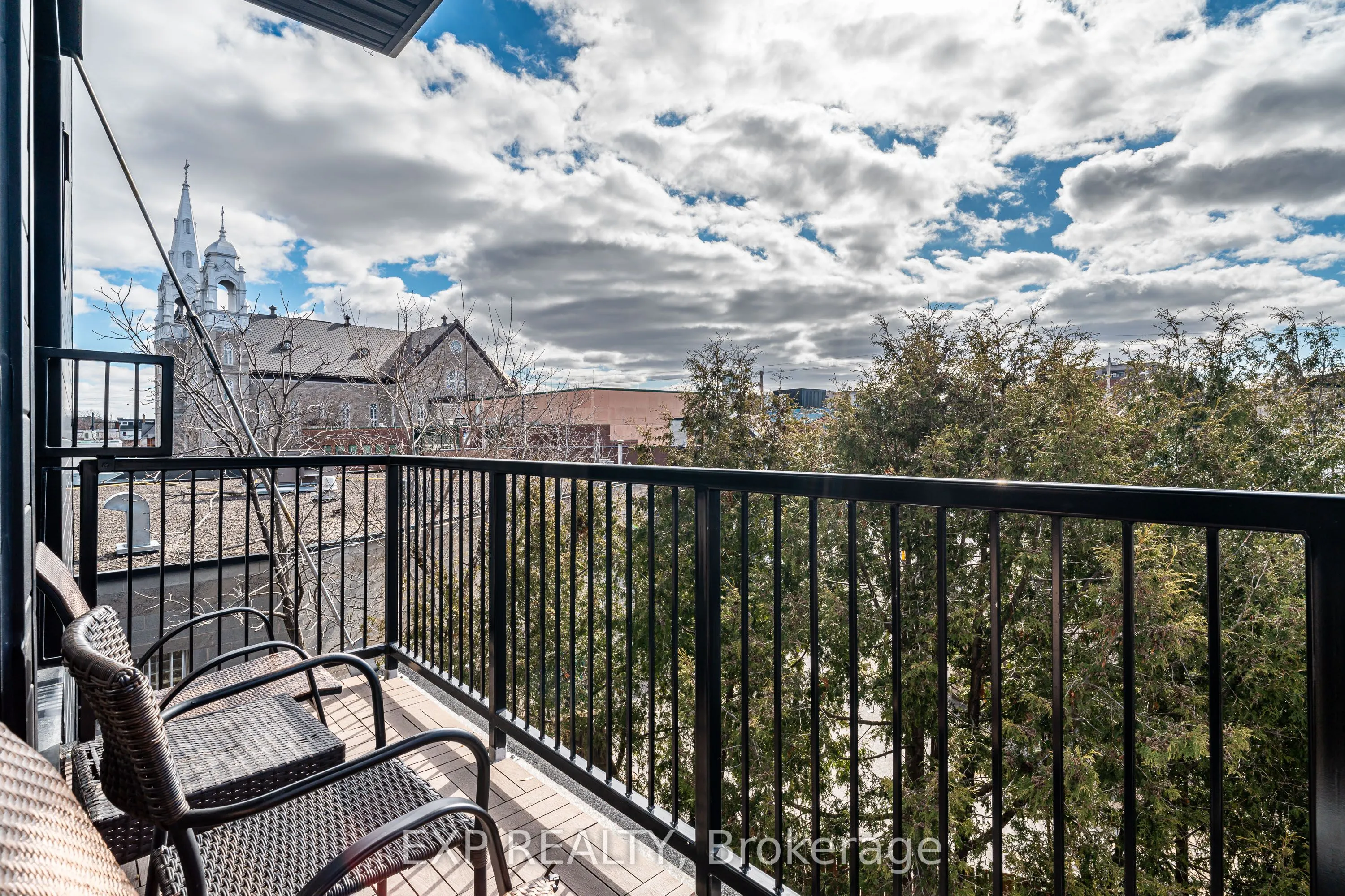 101 Pinhey Street, #305