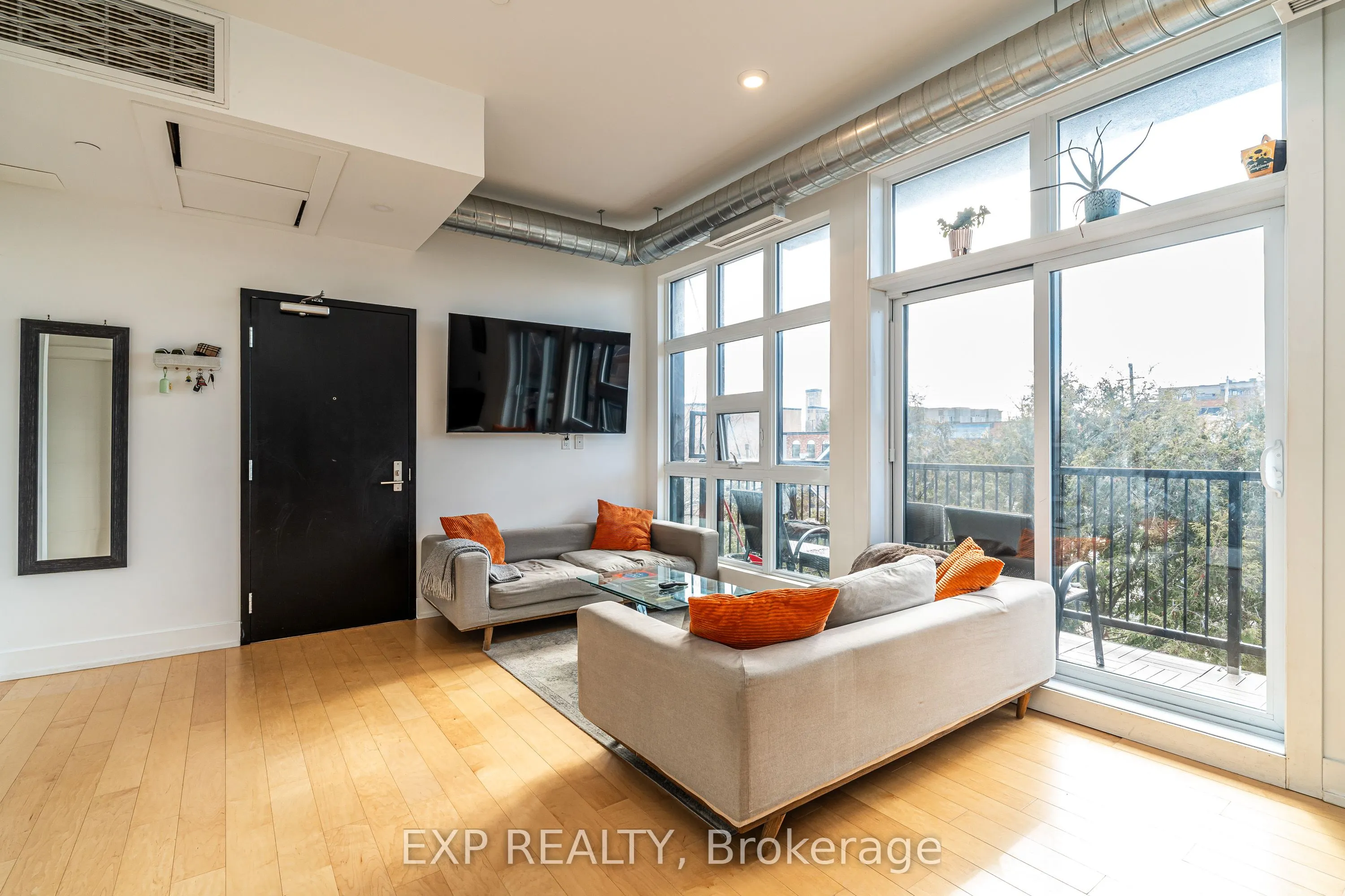 101 Pinhey Street, #305