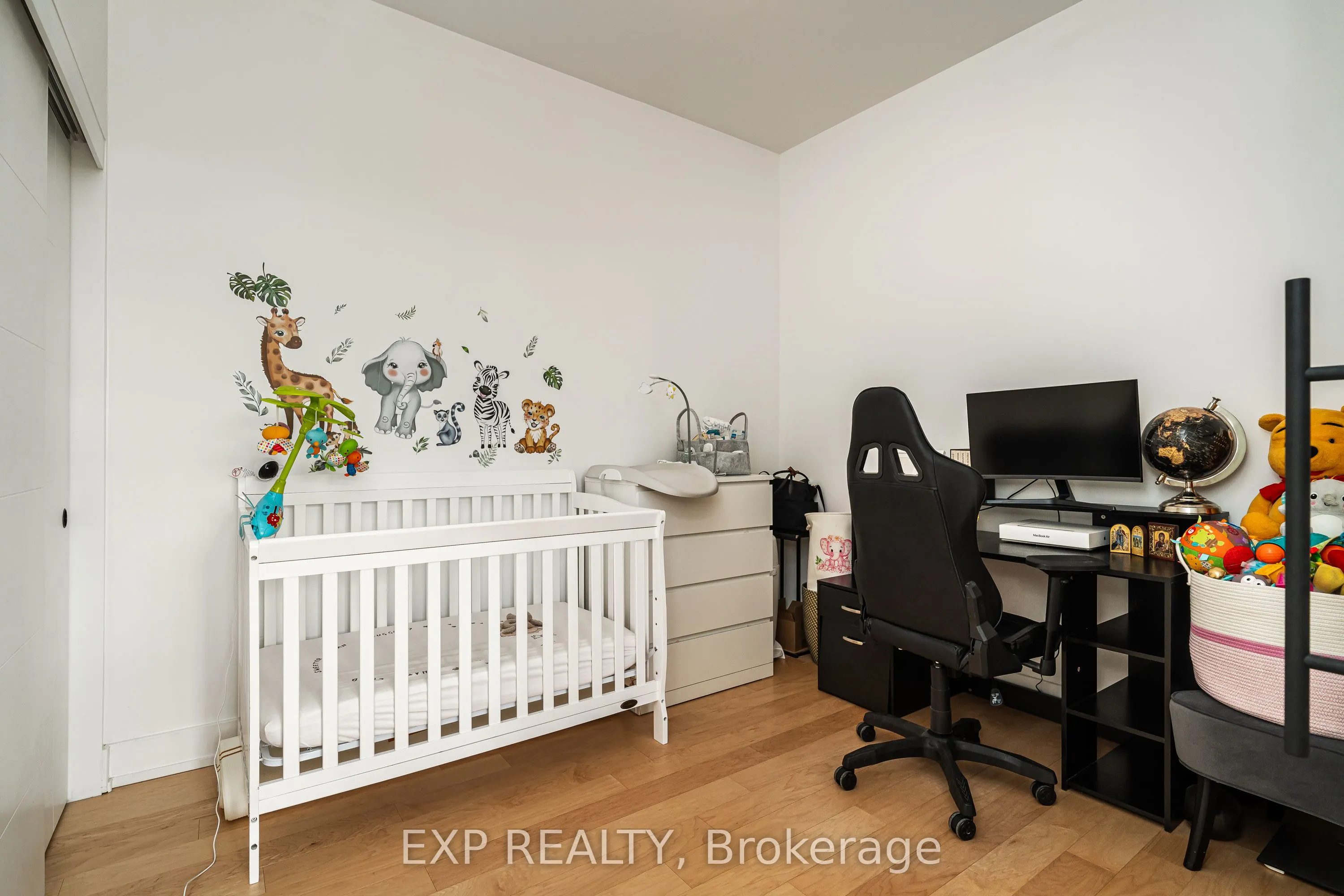 101 Pinhey Street, #305
