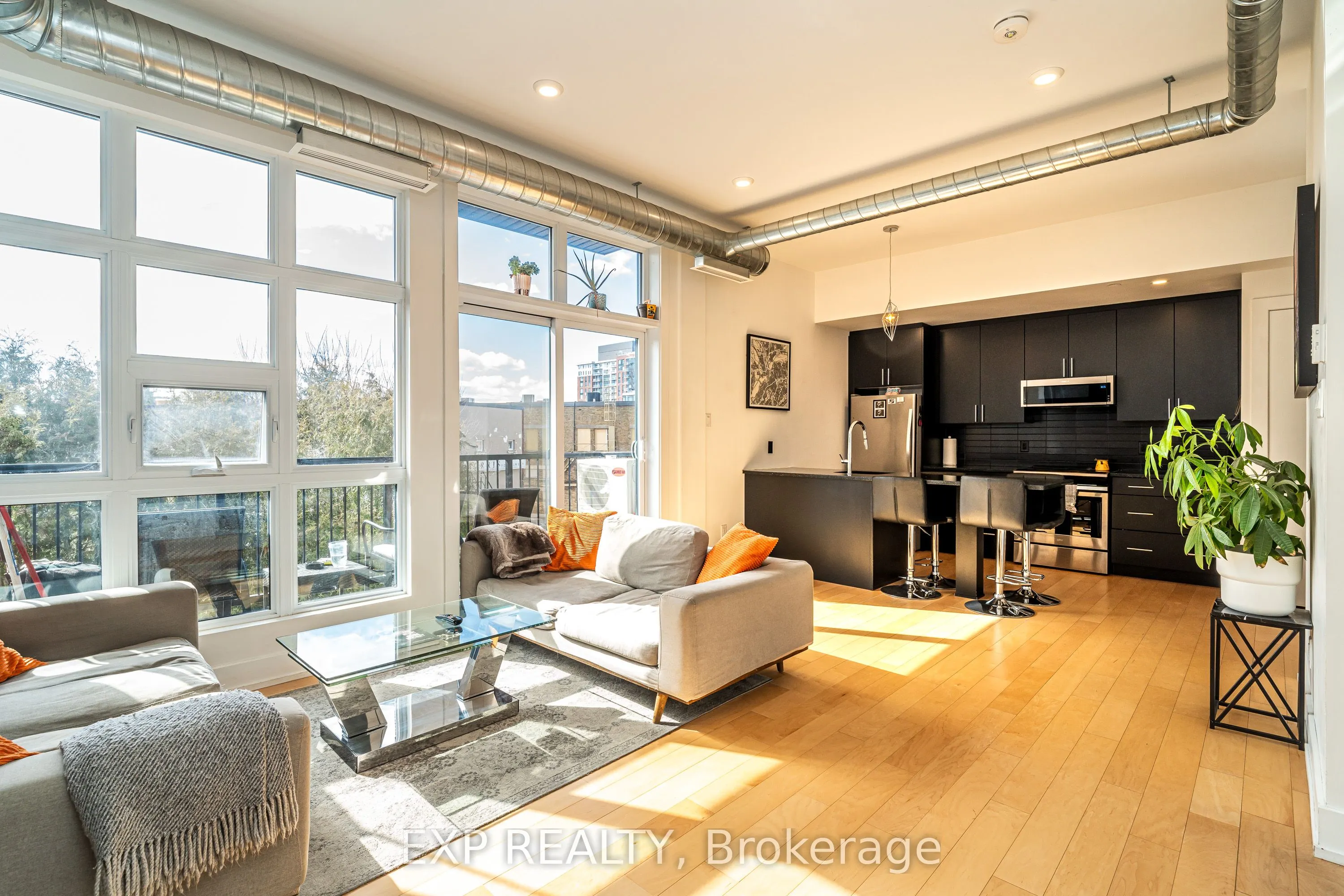 101 Pinhey Street, #305