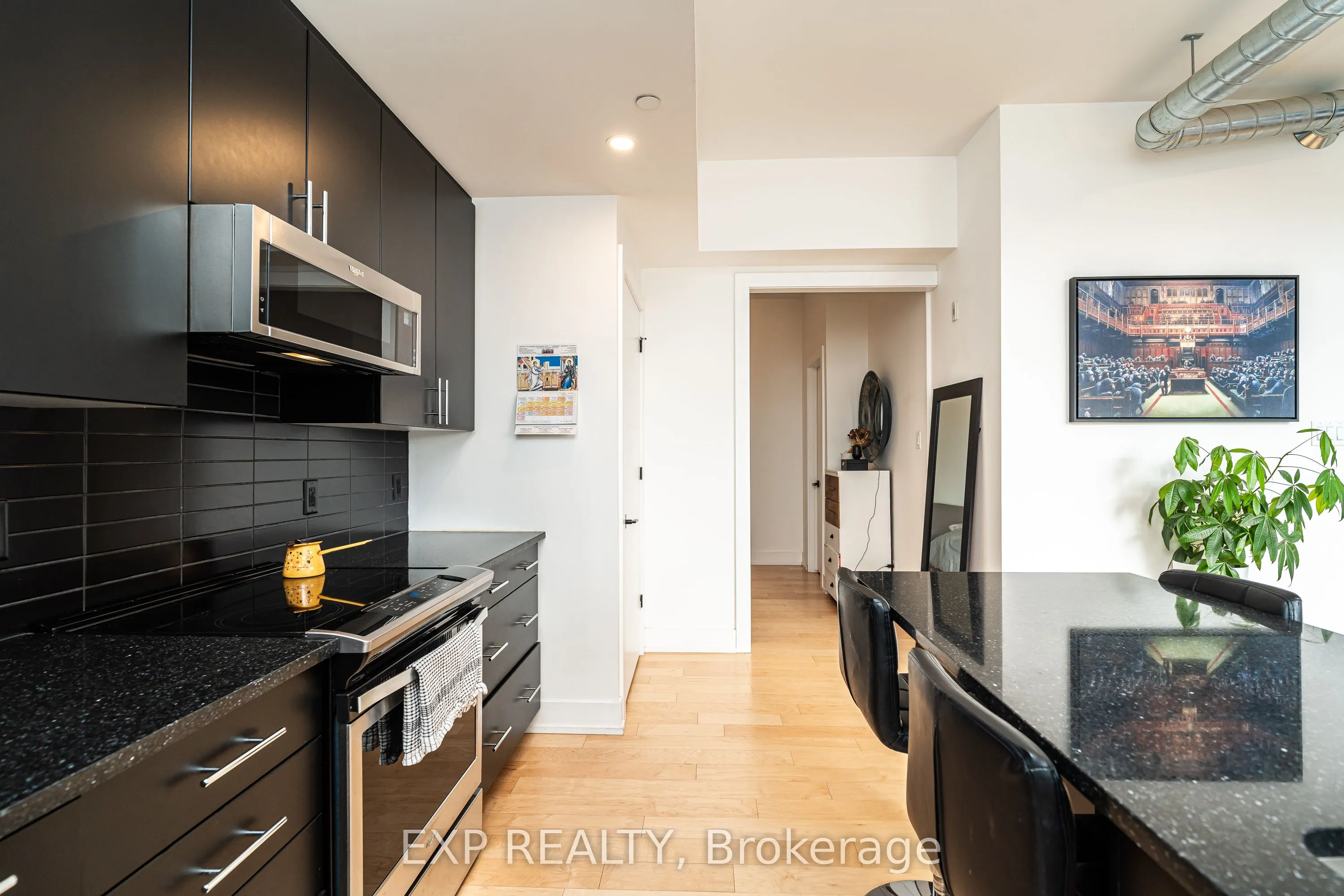101 Pinhey Street, #305