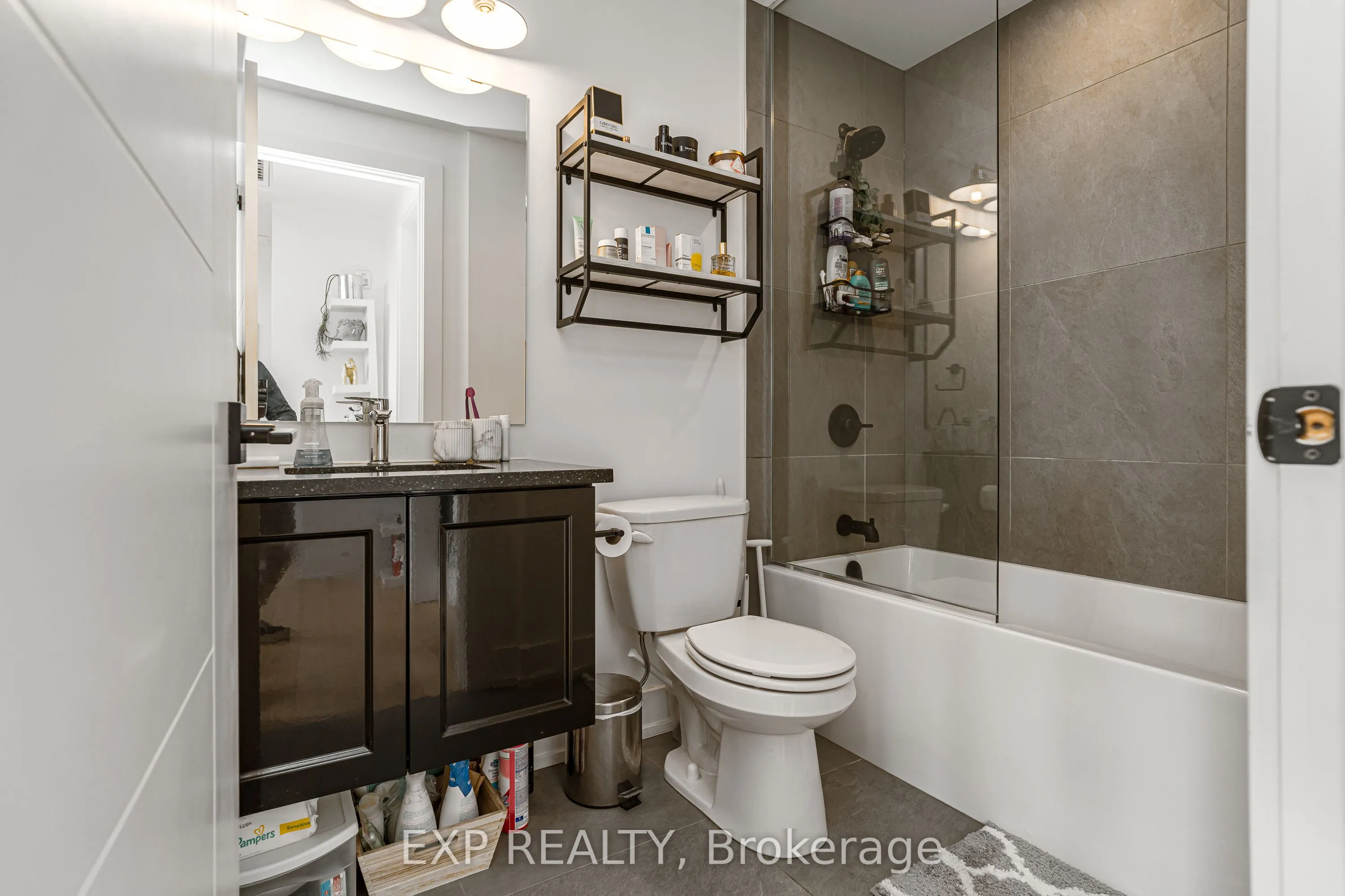 101 Pinhey Street, #305