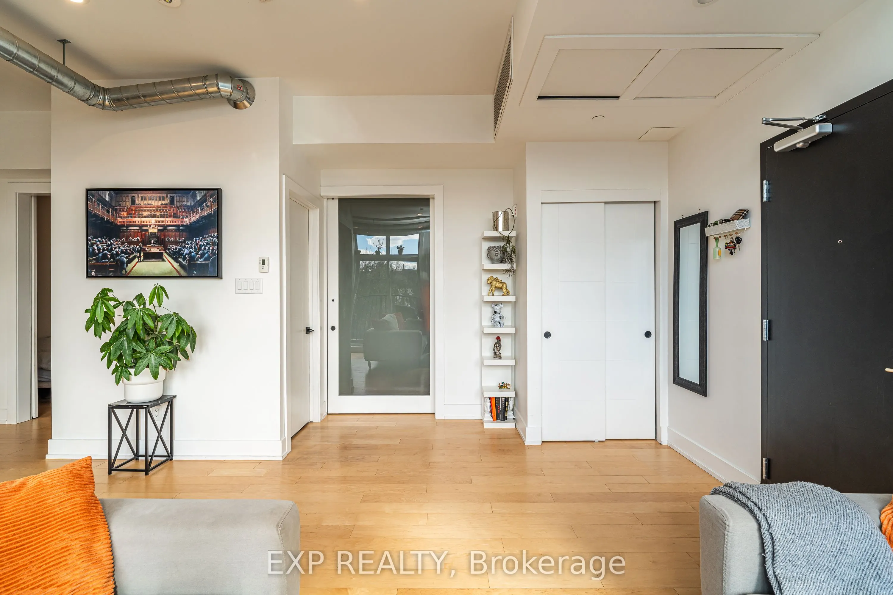 101 Pinhey Street, #305