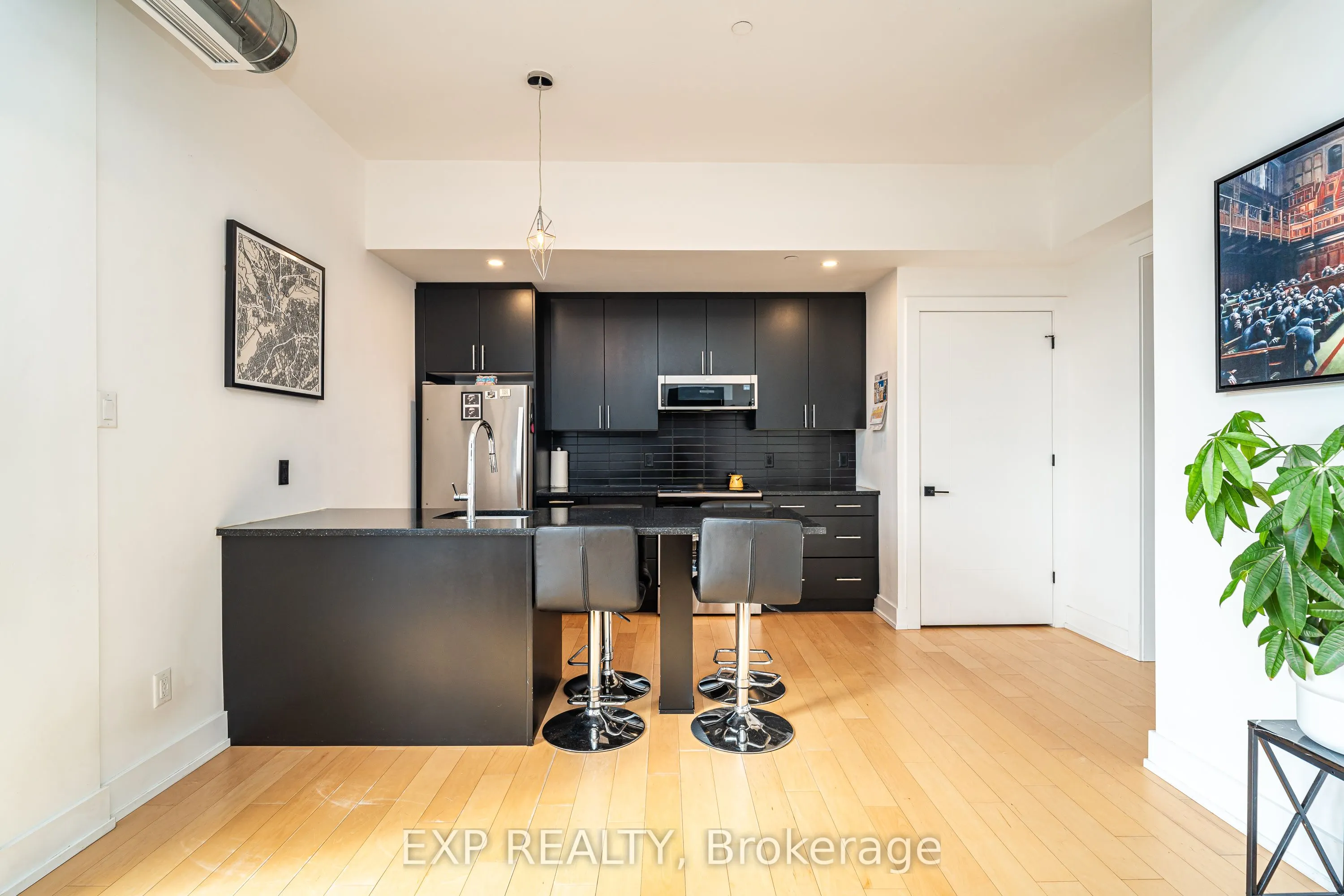 101 Pinhey Street, #305
