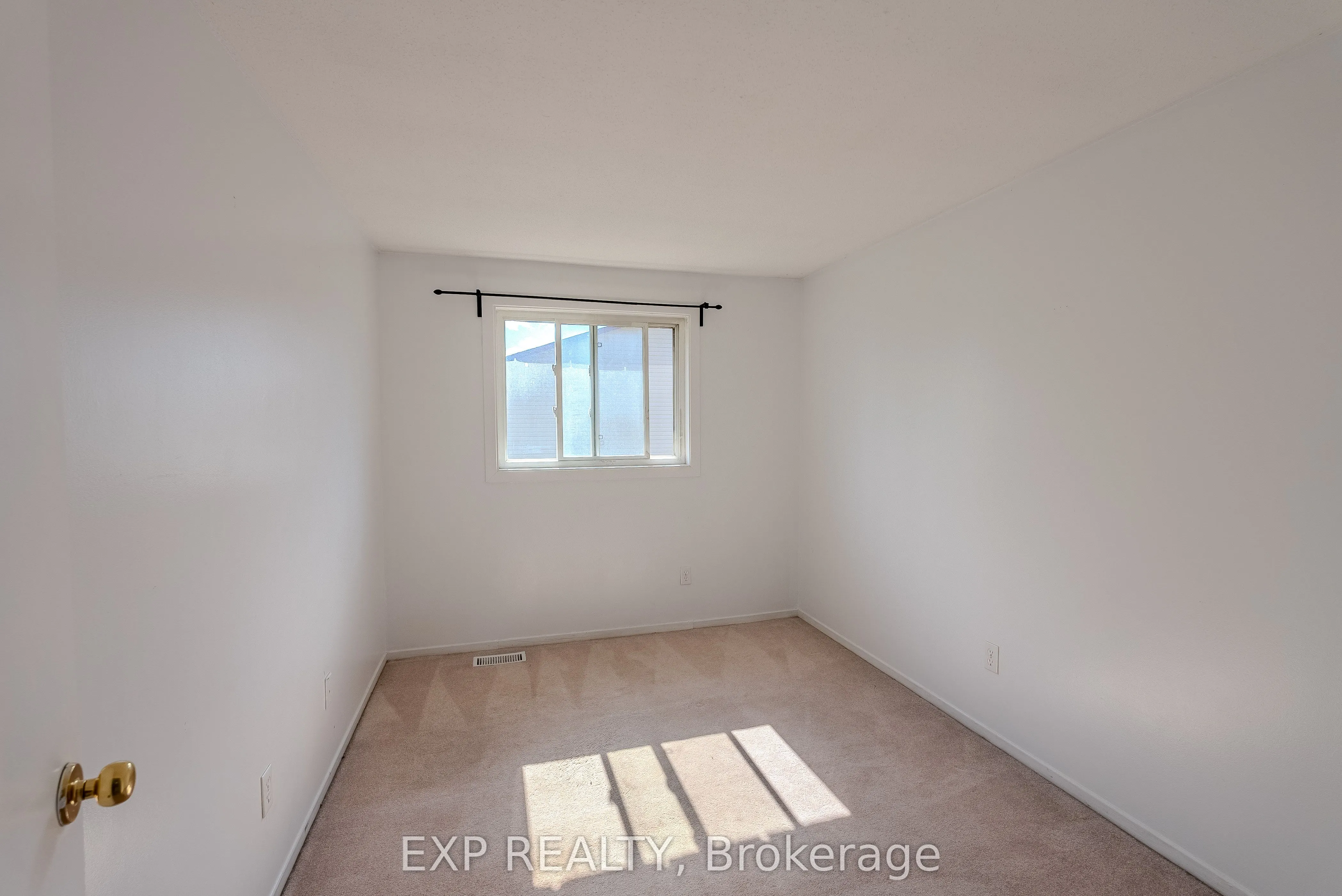 37 Forester Crescent, ##C