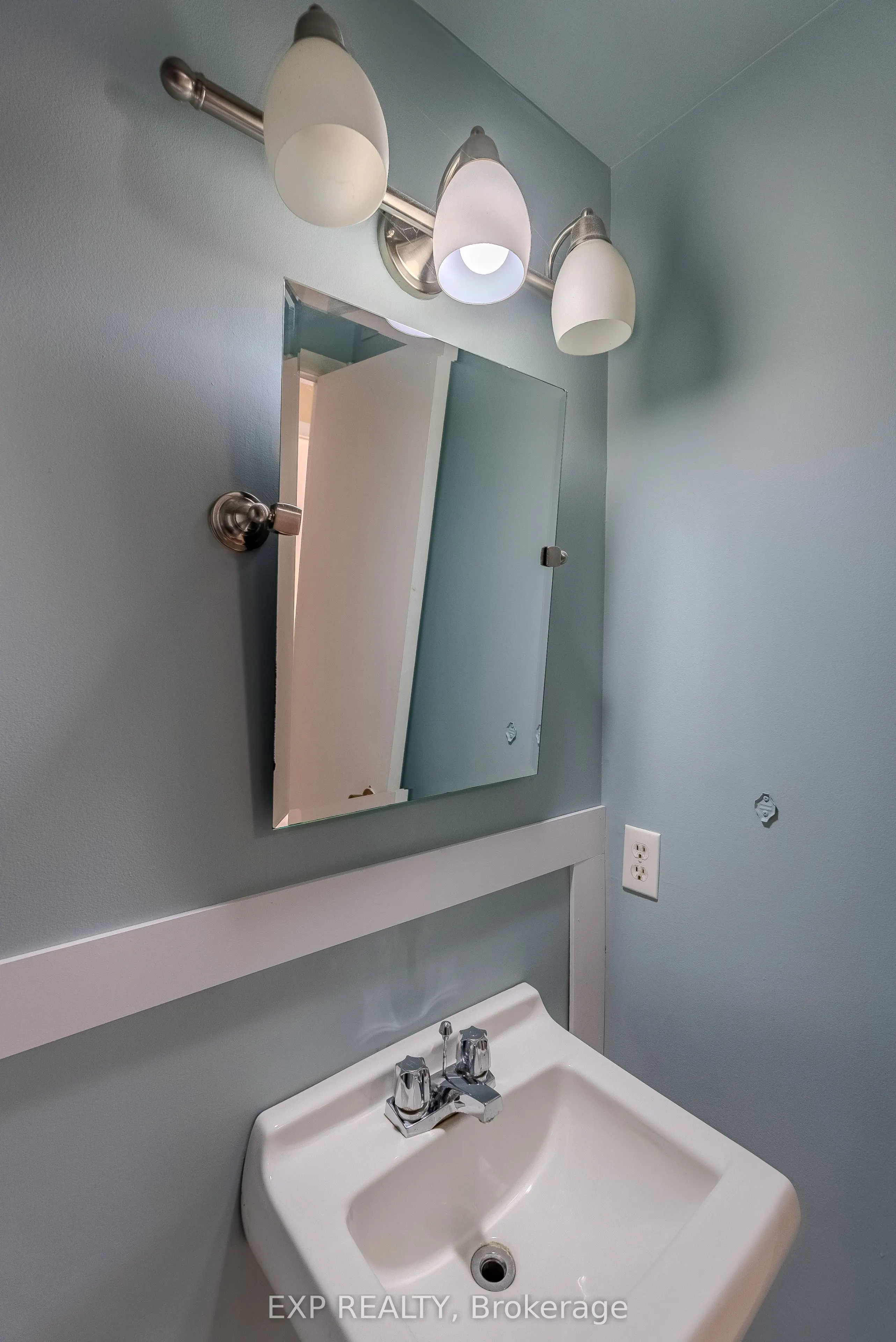 37 Forester Crescent, ##C