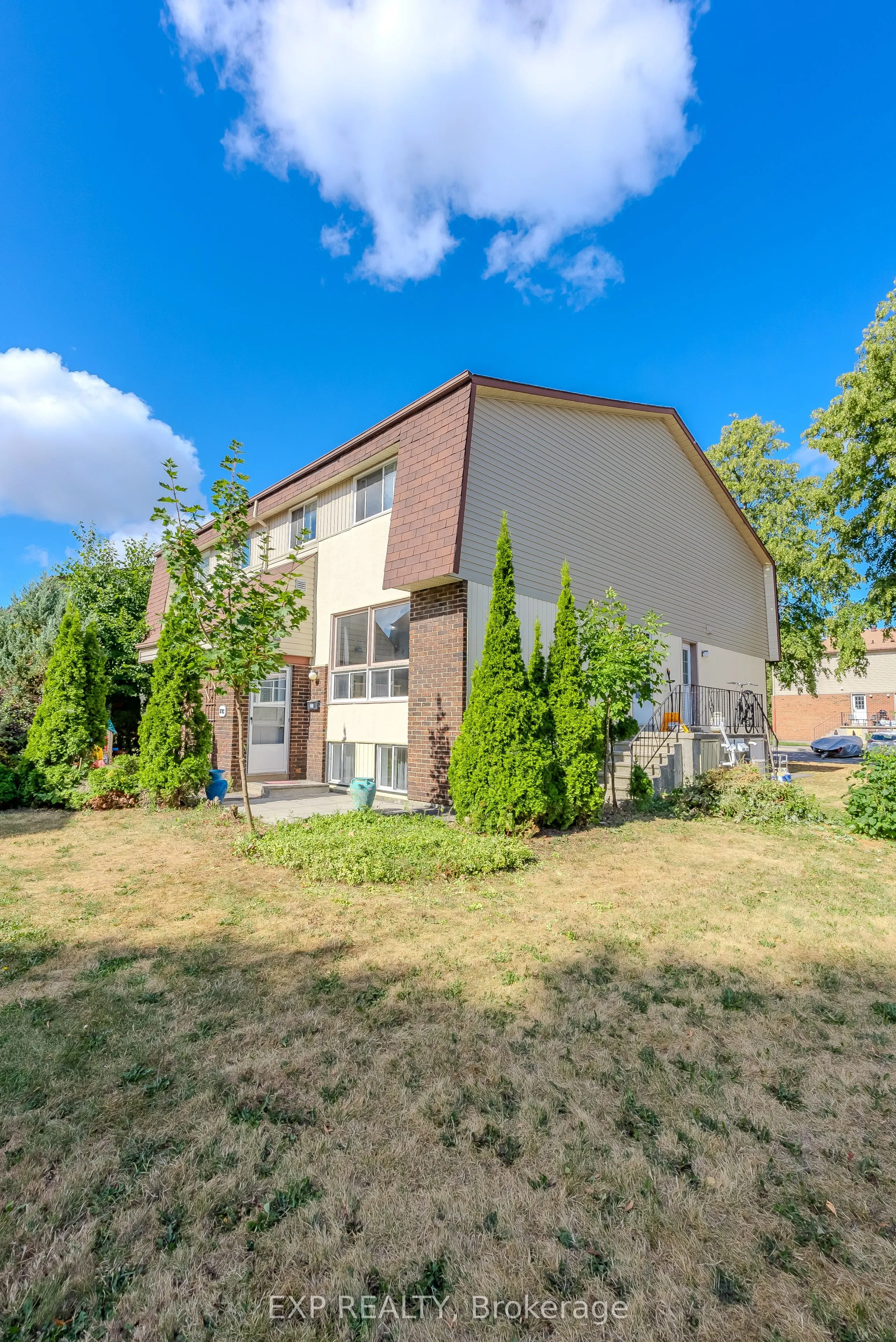 37 Forester Crescent, ##C