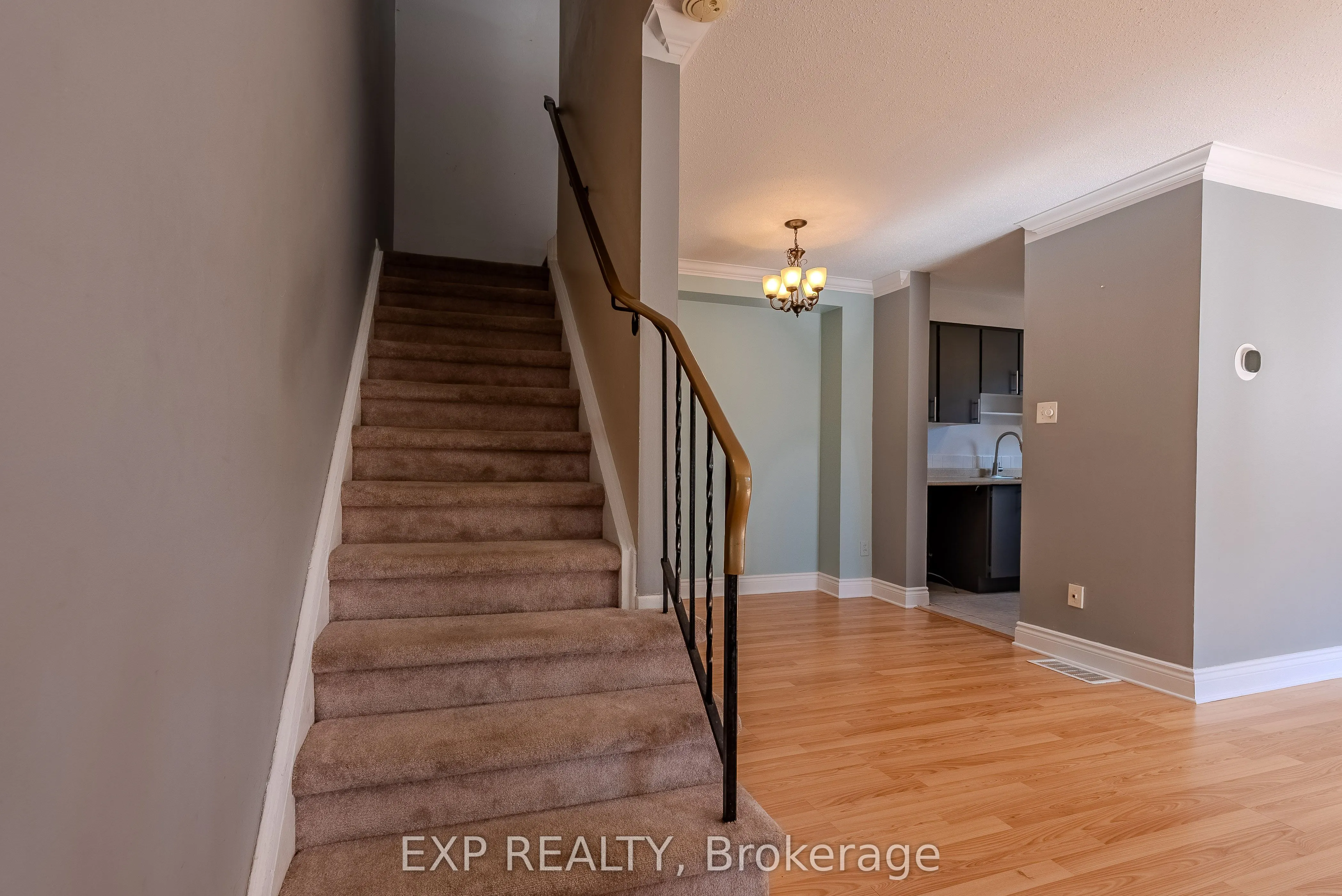 37 Forester Crescent, ##C