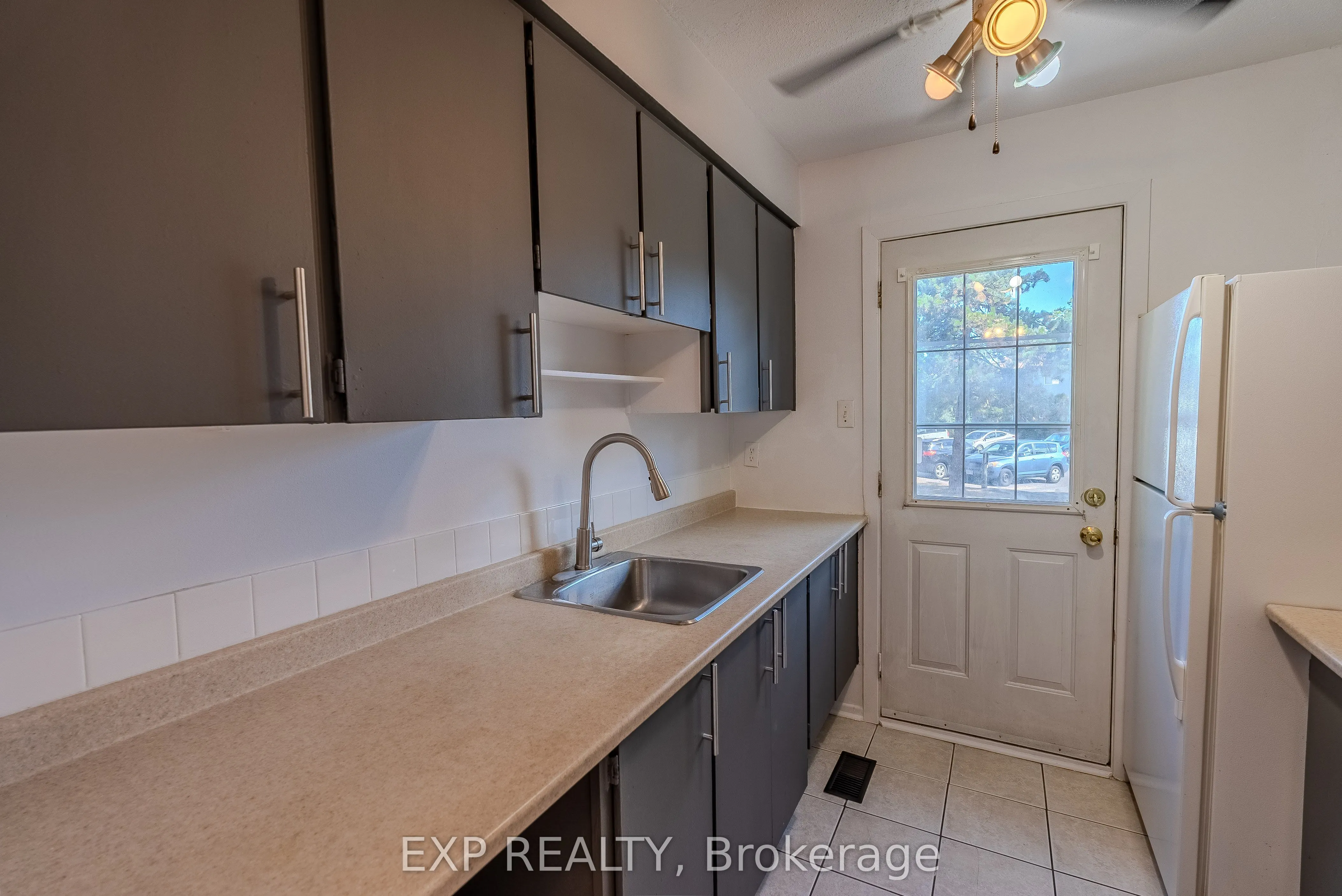 37 Forester Crescent, ##C
