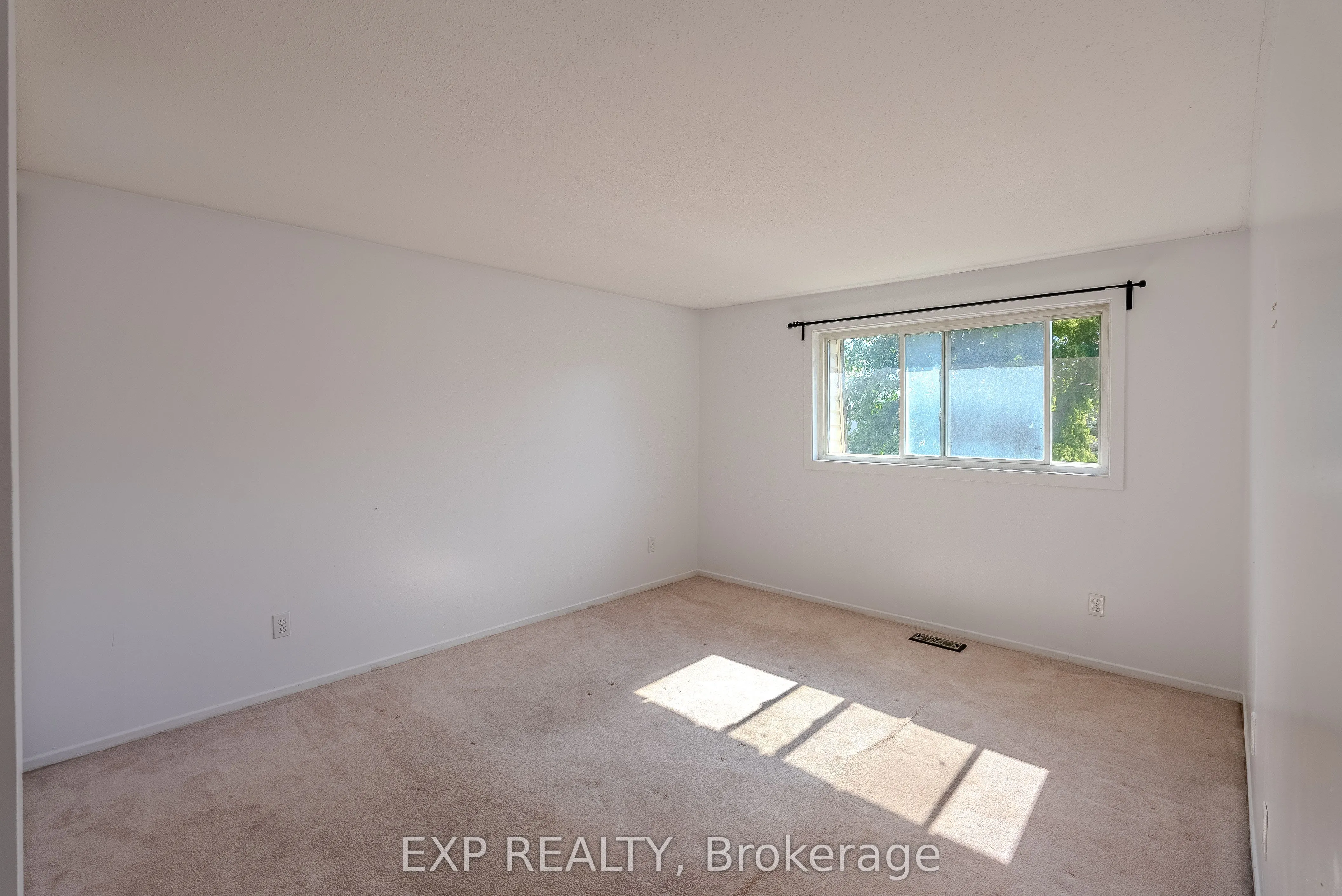 37 Forester Crescent, ##C