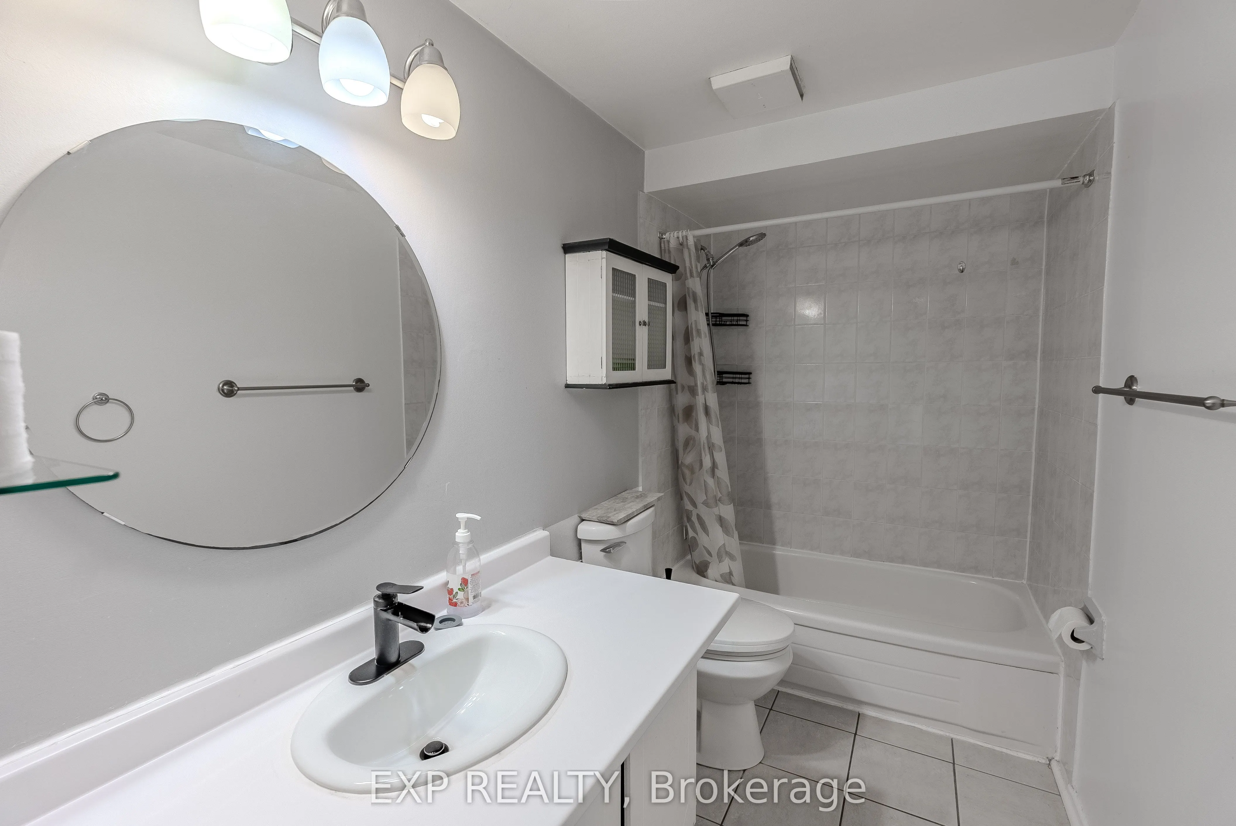 37 Forester Crescent, ##C