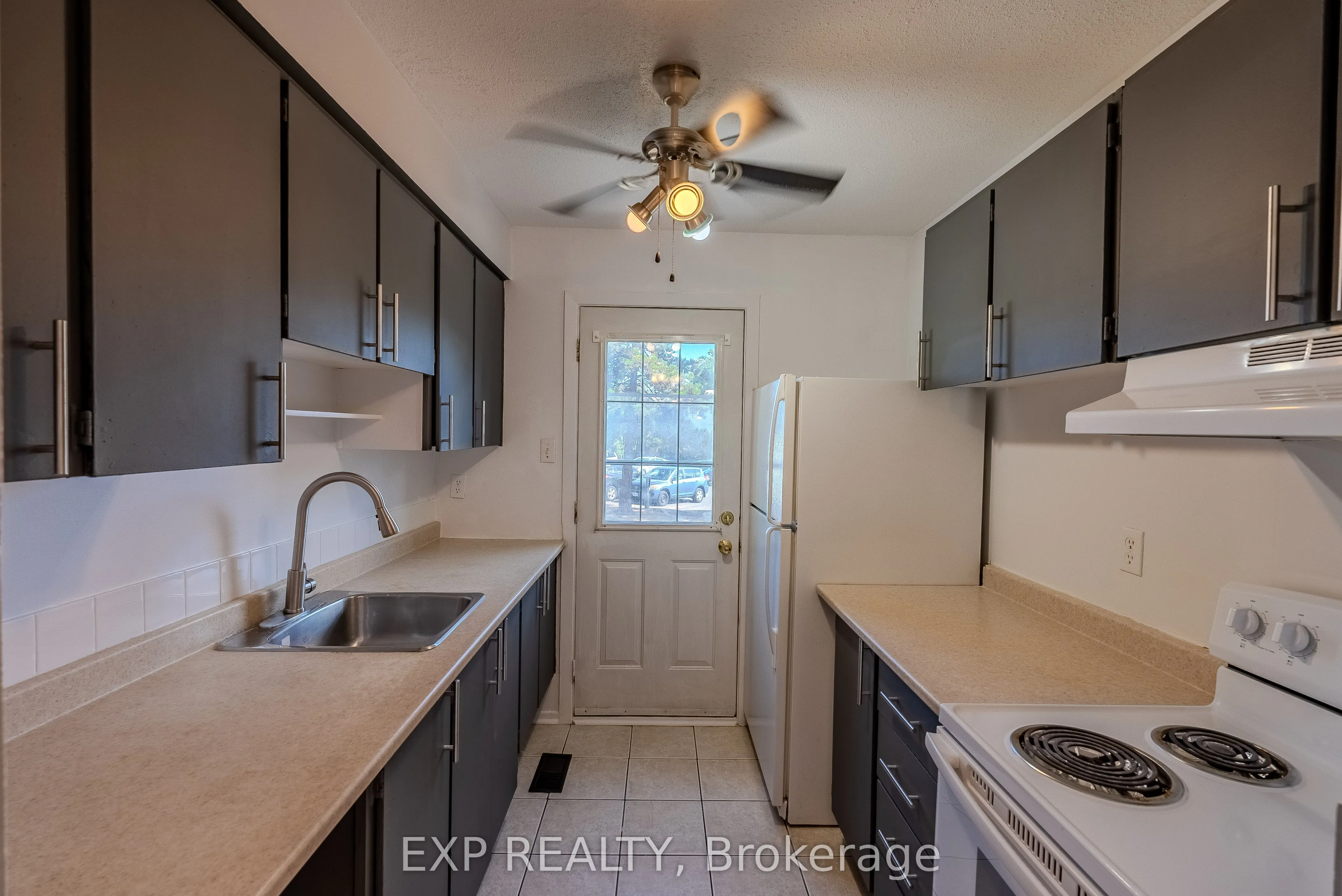 37 Forester Crescent, ##C