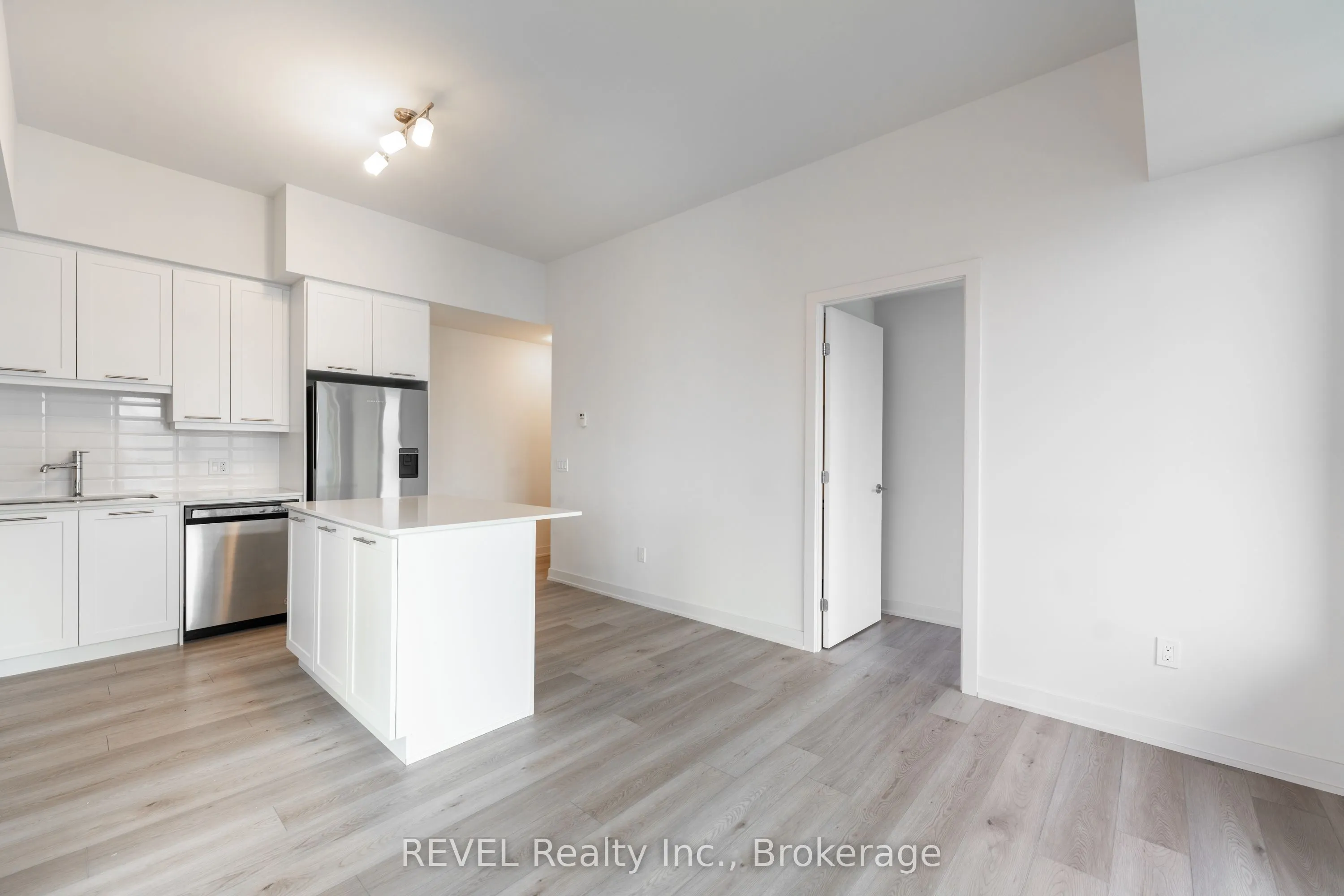 385 Winston Road, #402