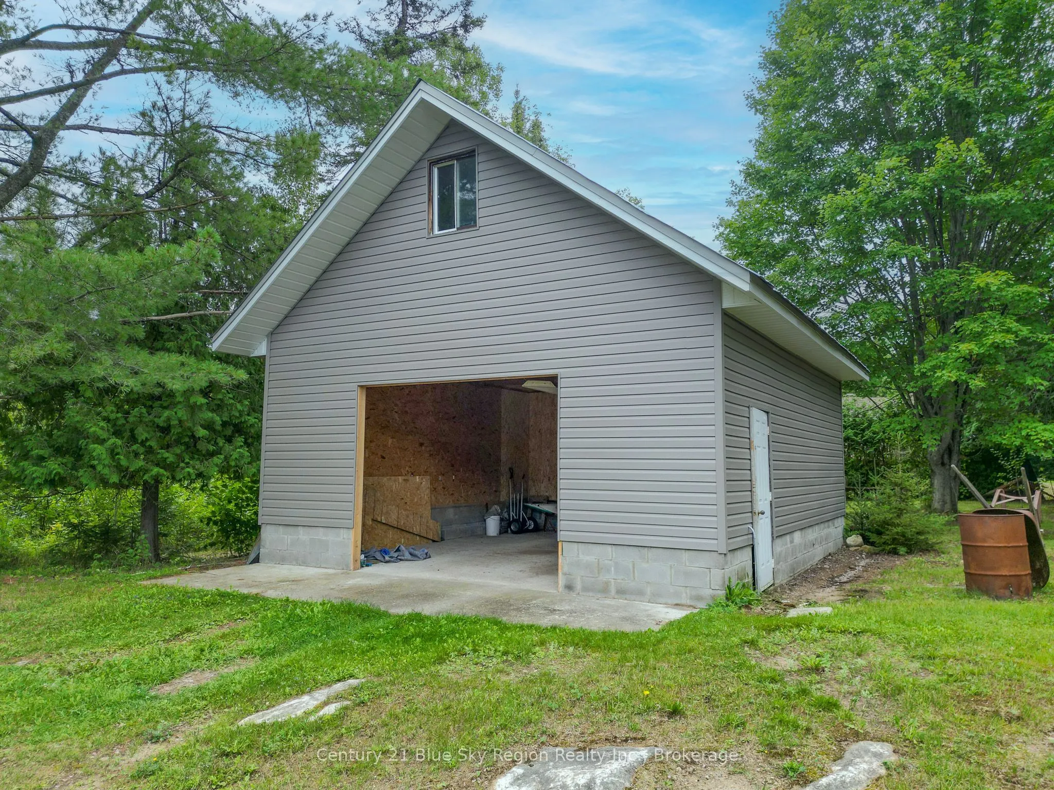 525 Maple Road