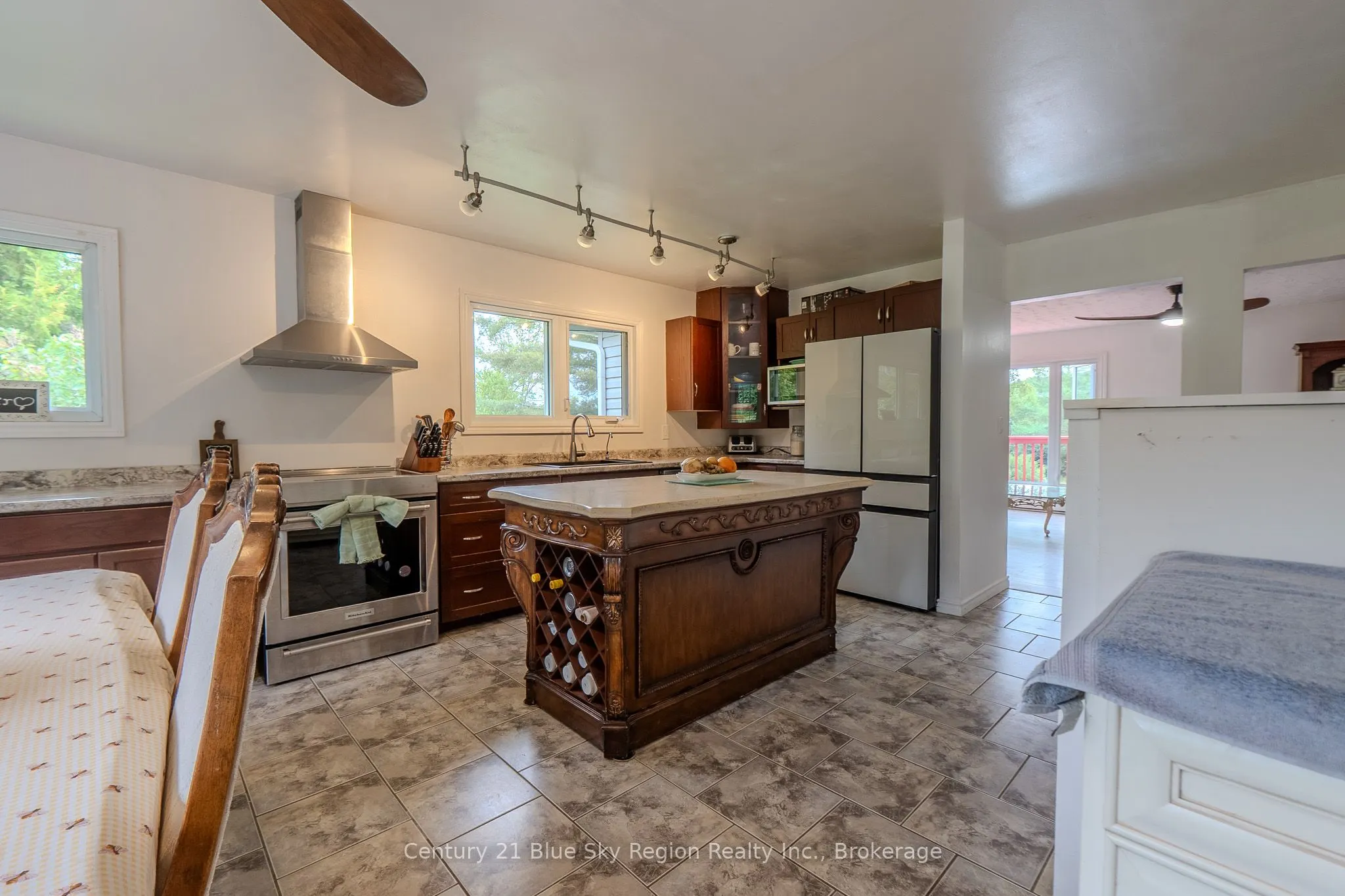 525 Maple Road