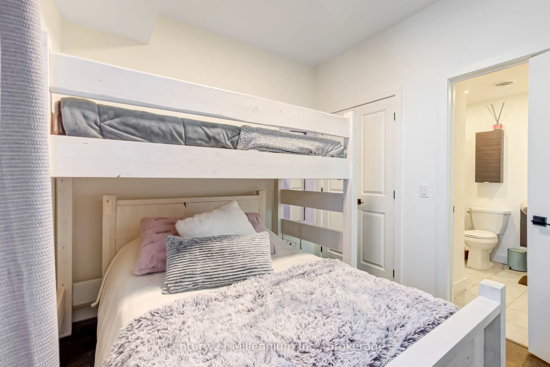 16 Beckwith Lane, #106