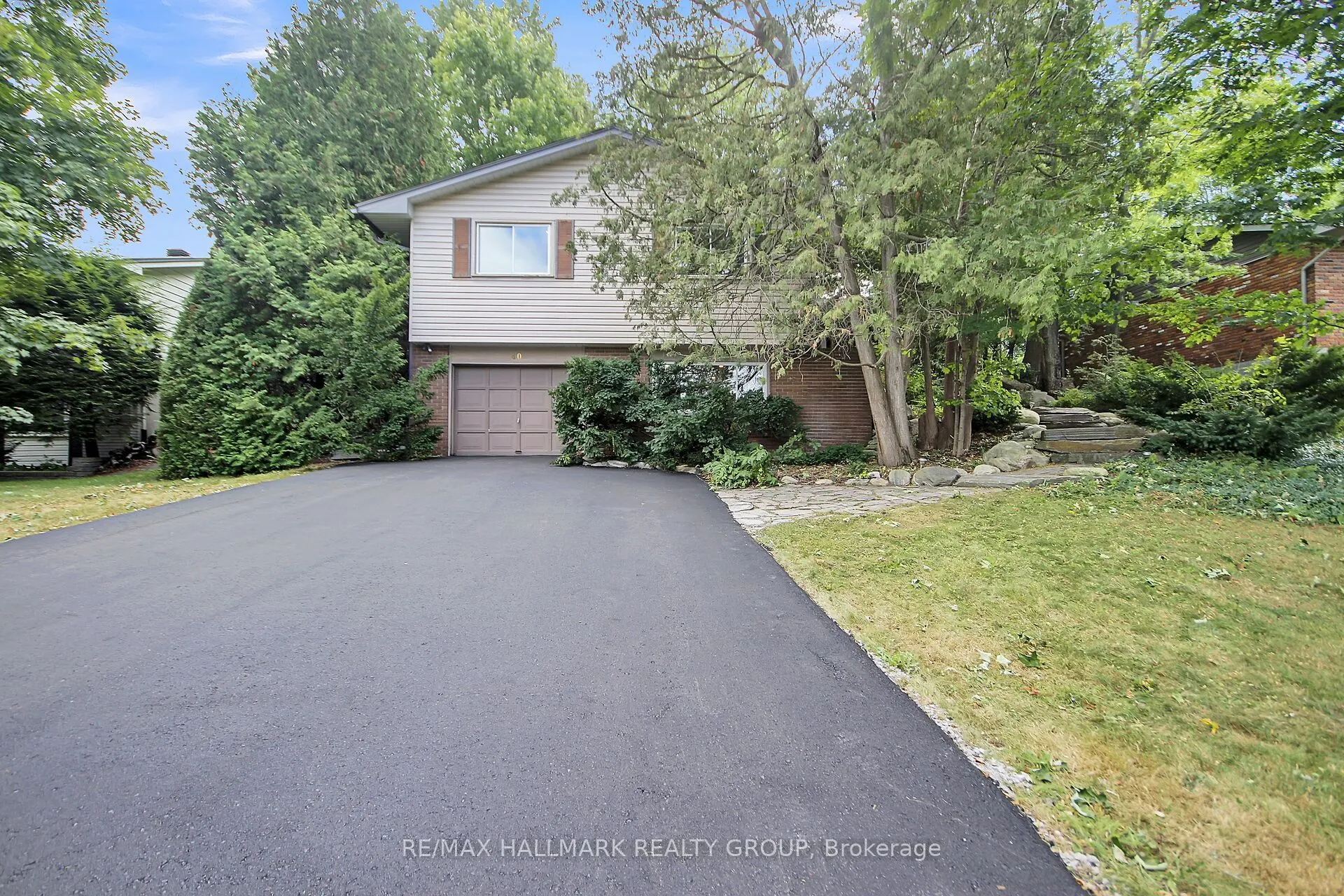 40 Foothills Drive